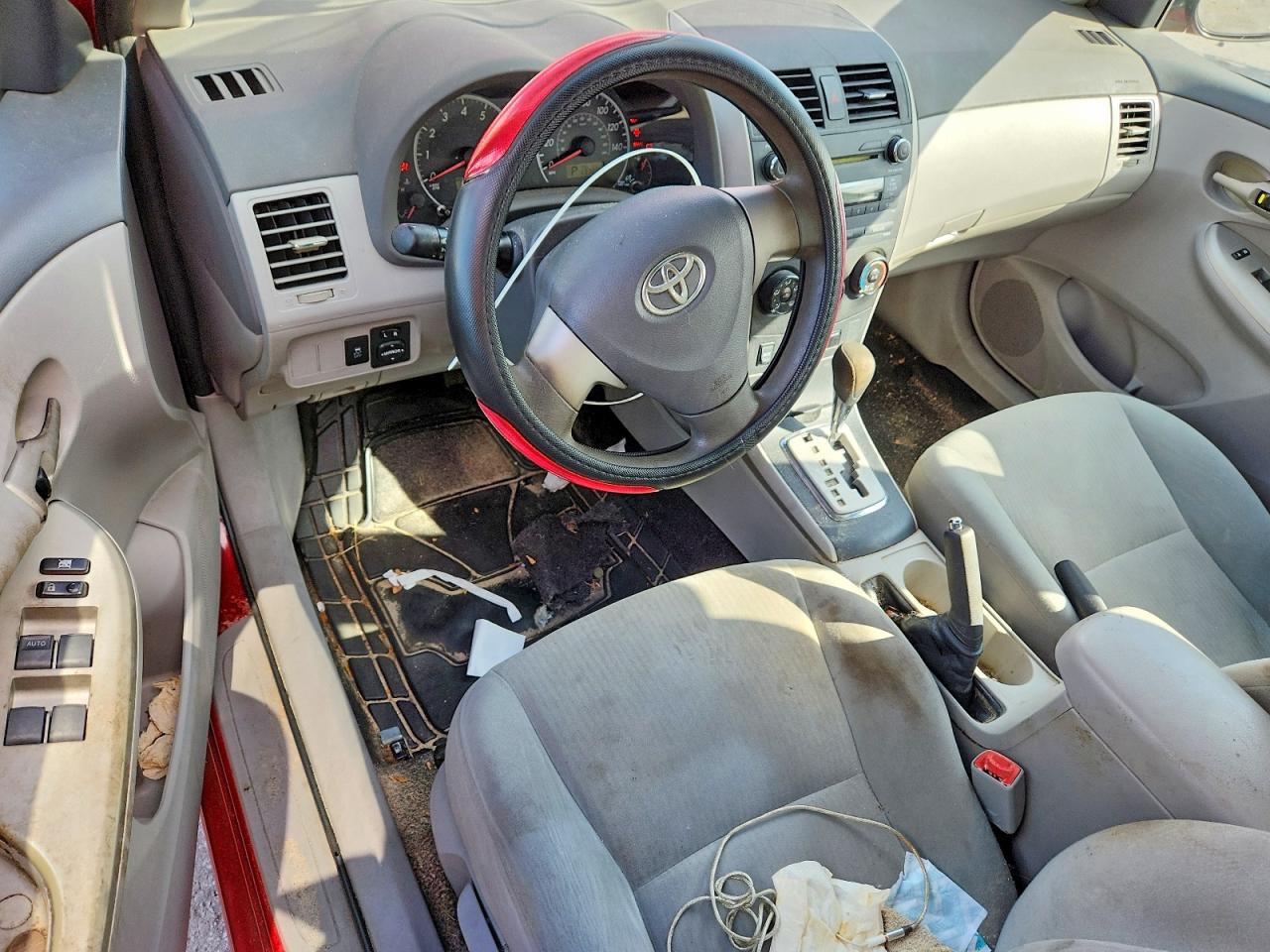 2010 Toyota Corolla Le Красный vin: 2T1BU4EEXAC358142