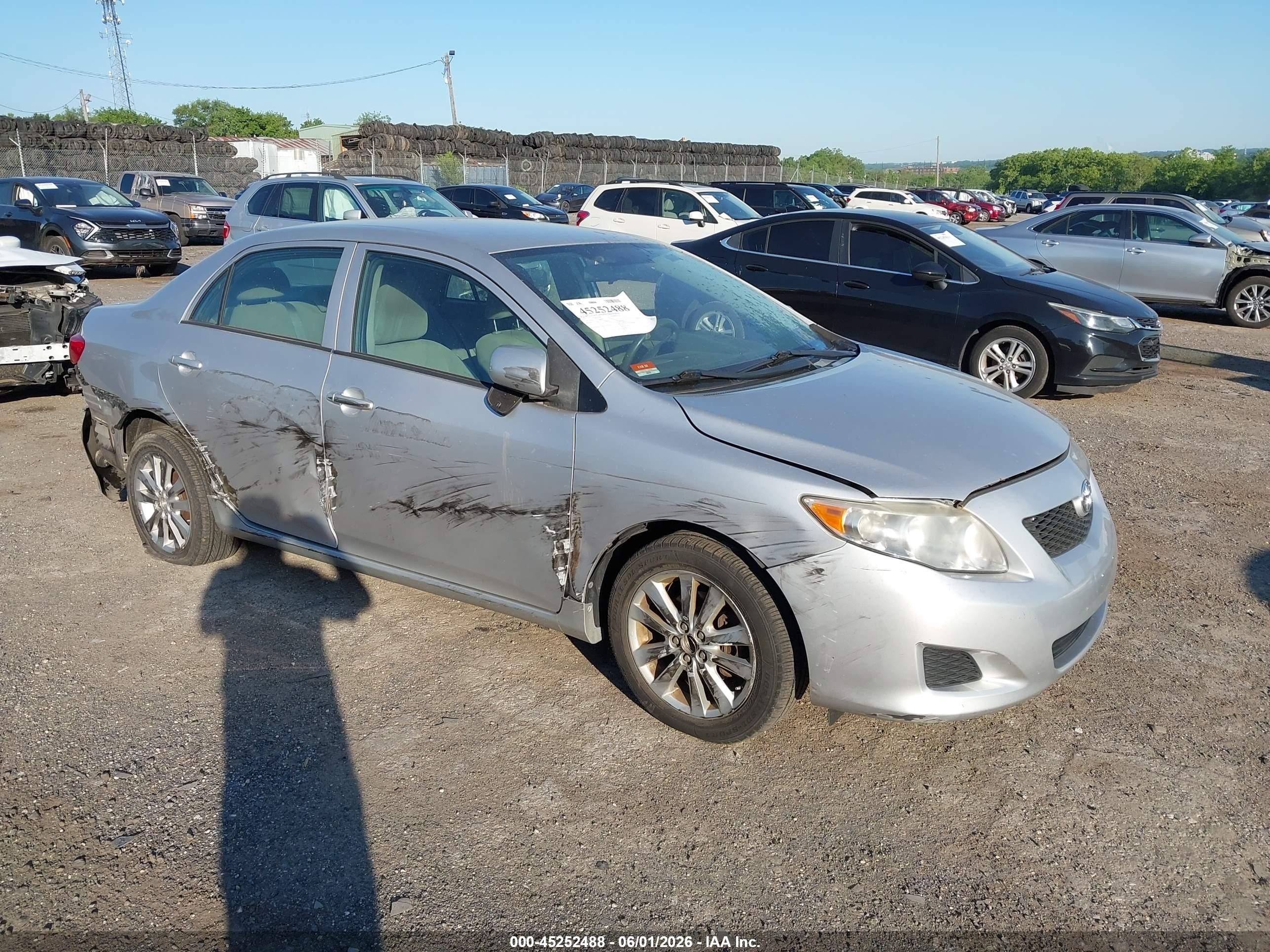 2010 Toyota Corolla Le Серебряный vin: 2T1BU4EEXAC368007