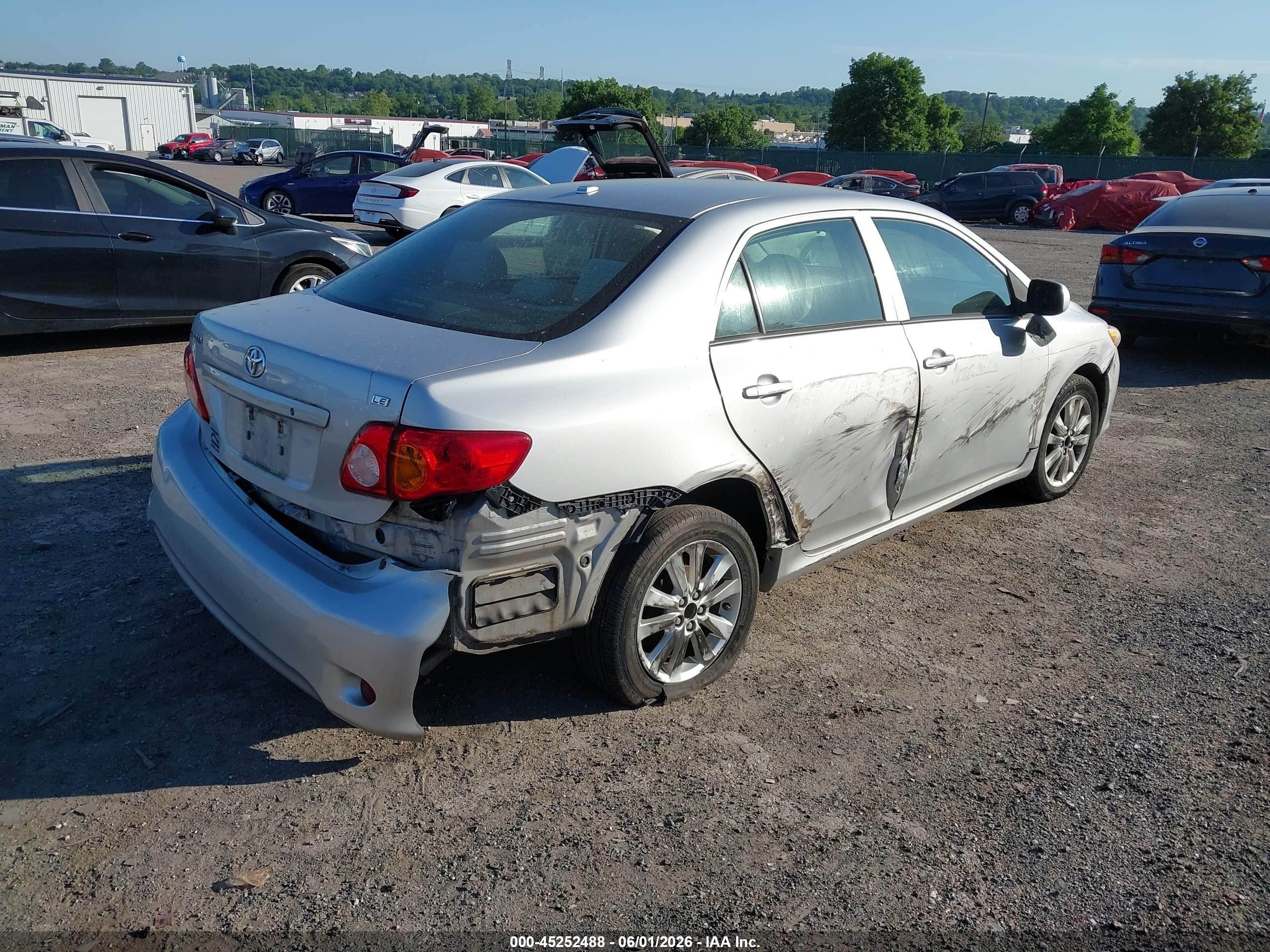 2010 Toyota Corolla Le Silver vin: 2T1BU4EEXAC368007