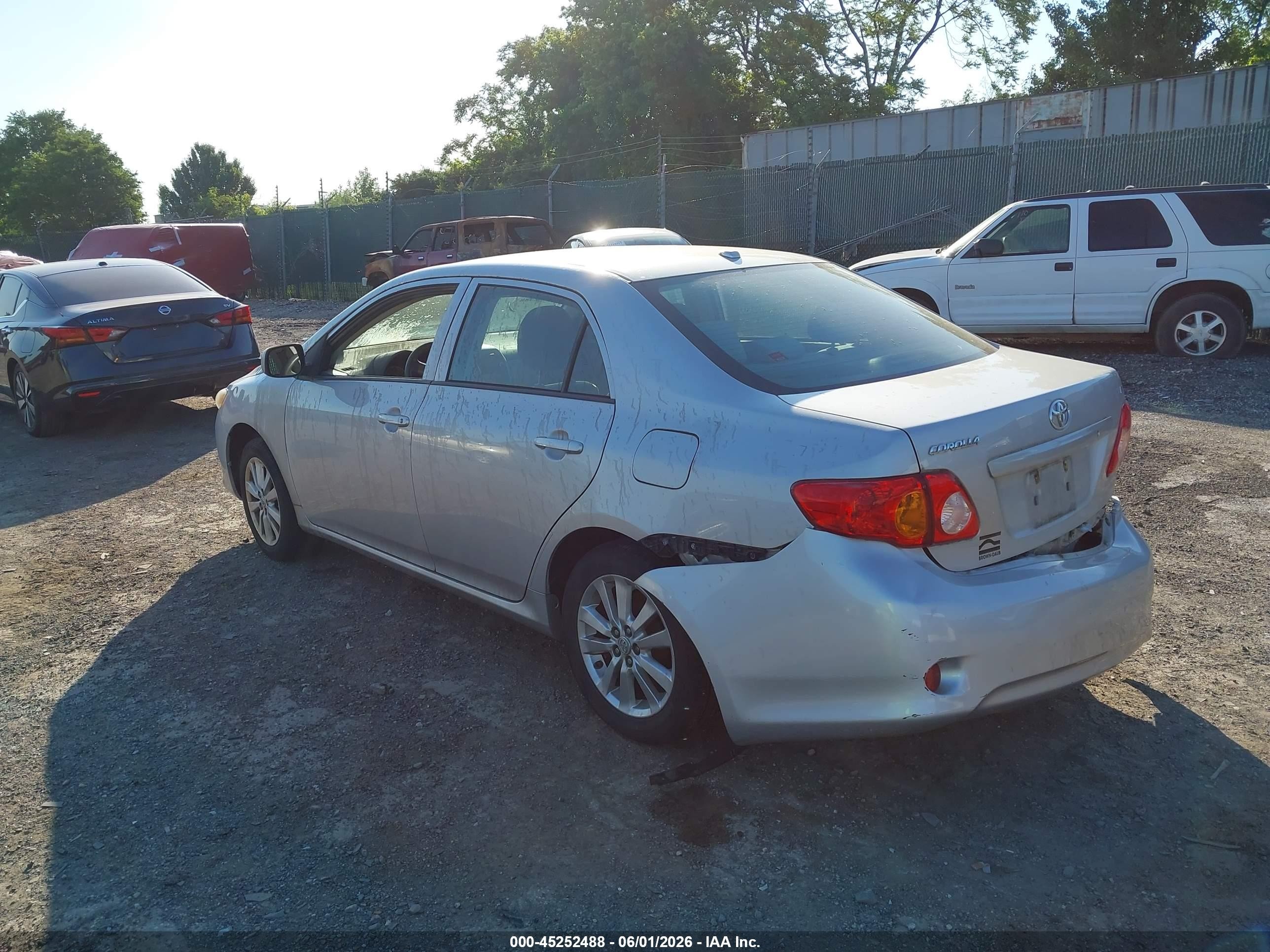 2010 Toyota Corolla Le Silver vin: 2T1BU4EEXAC368007
