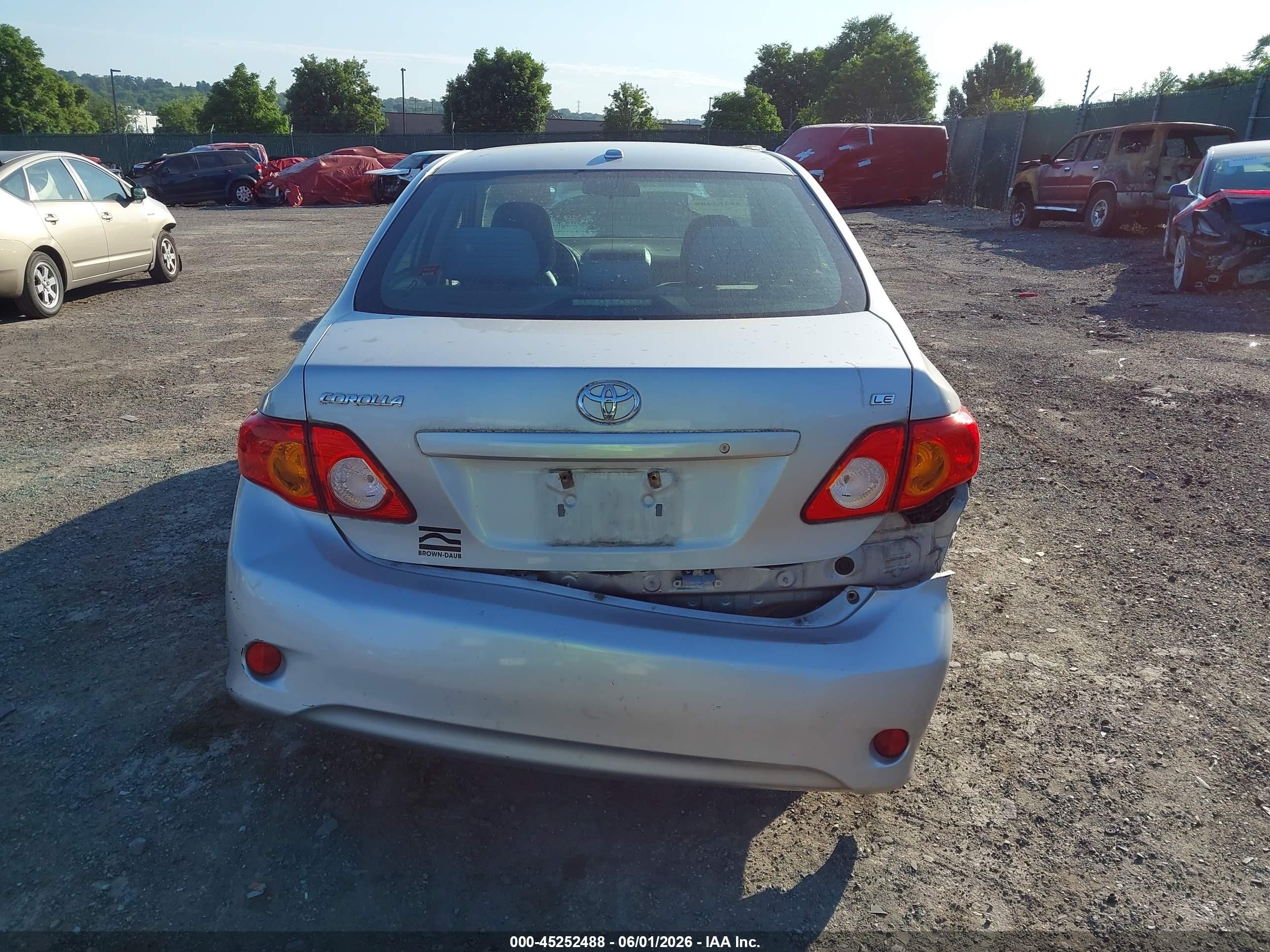 2010 Toyota Corolla Le Silver vin: 2T1BU4EEXAC368007
