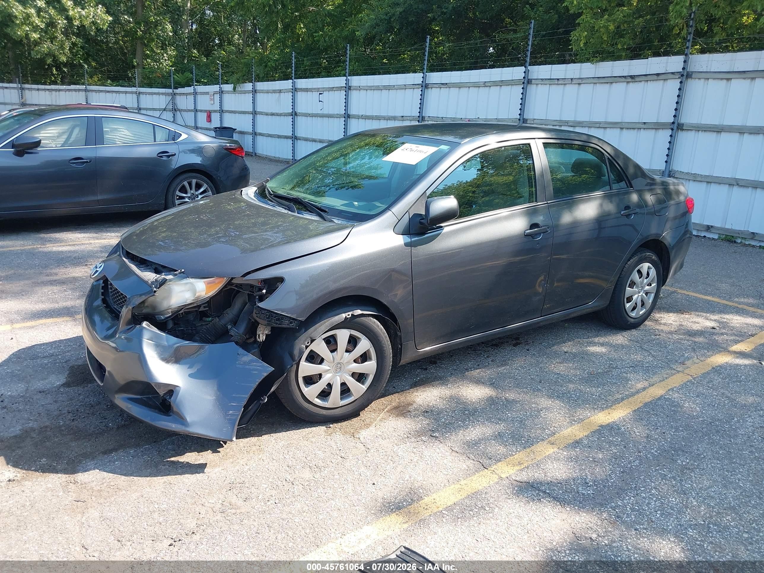 2010 Toyota Corolla   Серый vin: 2T1BU4EEXAC375264