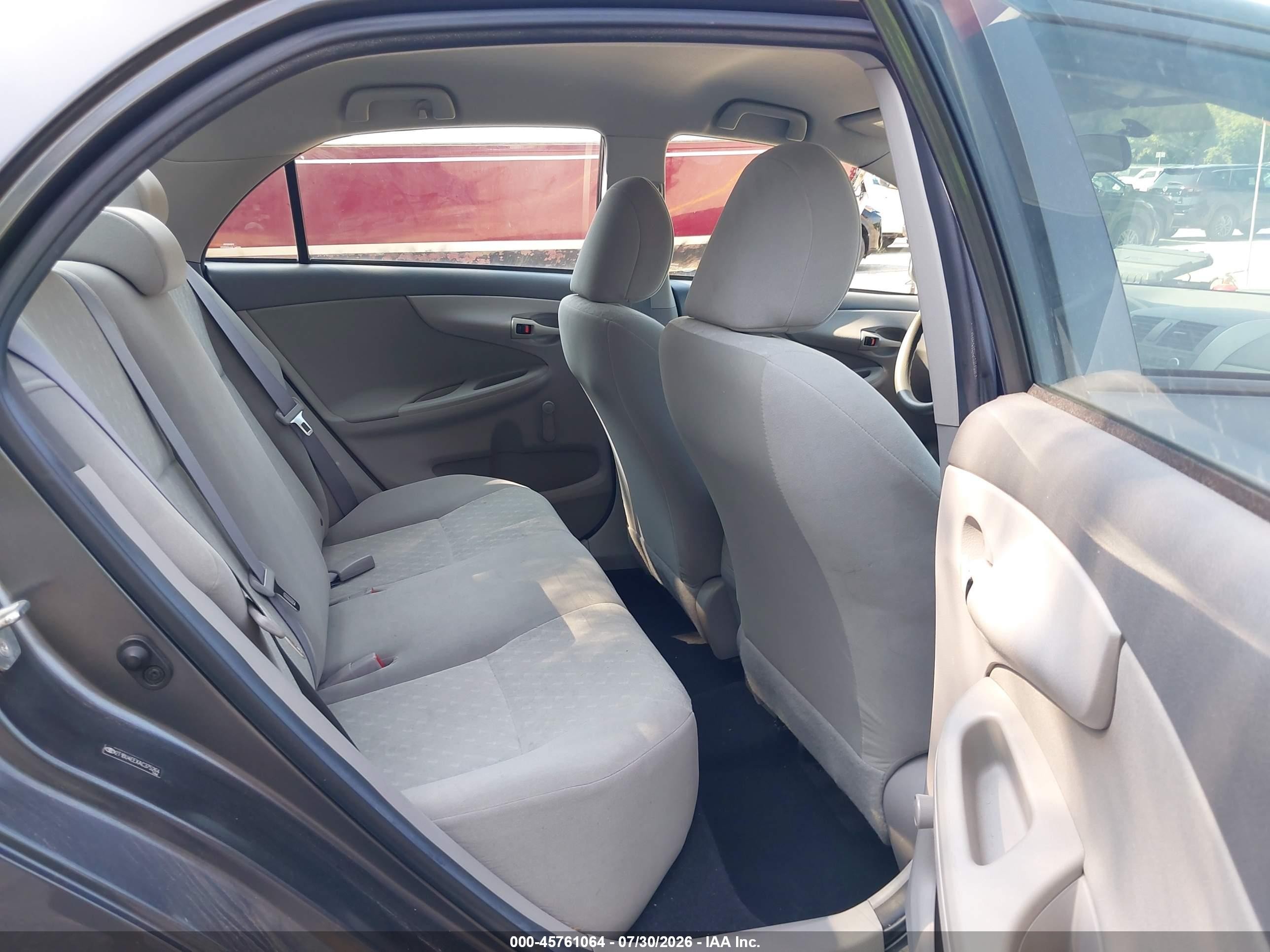 2010 Toyota Corolla   Серый vin: 2T1BU4EEXAC375264