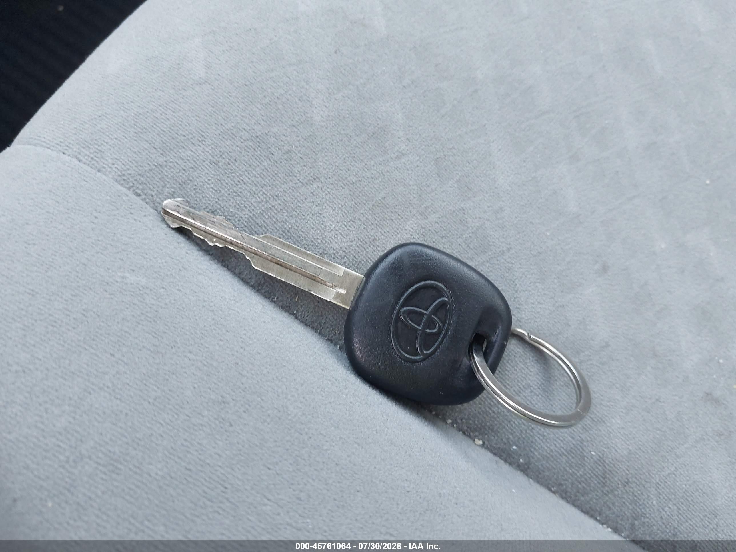 2010 Toyota Corolla   Серый vin: 2T1BU4EEXAC375264