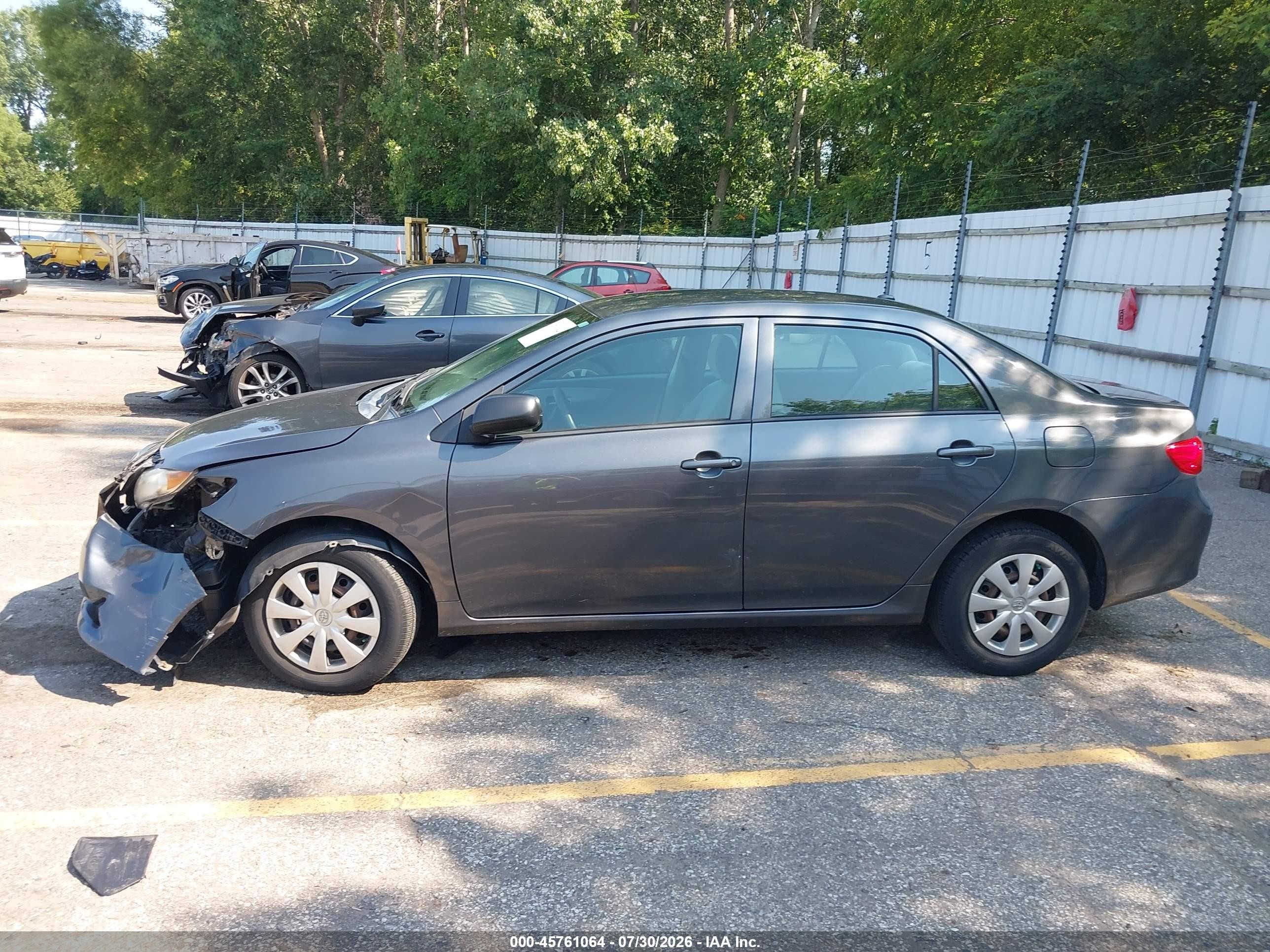 2010 Toyota Corolla   Серый vin: 2T1BU4EEXAC375264