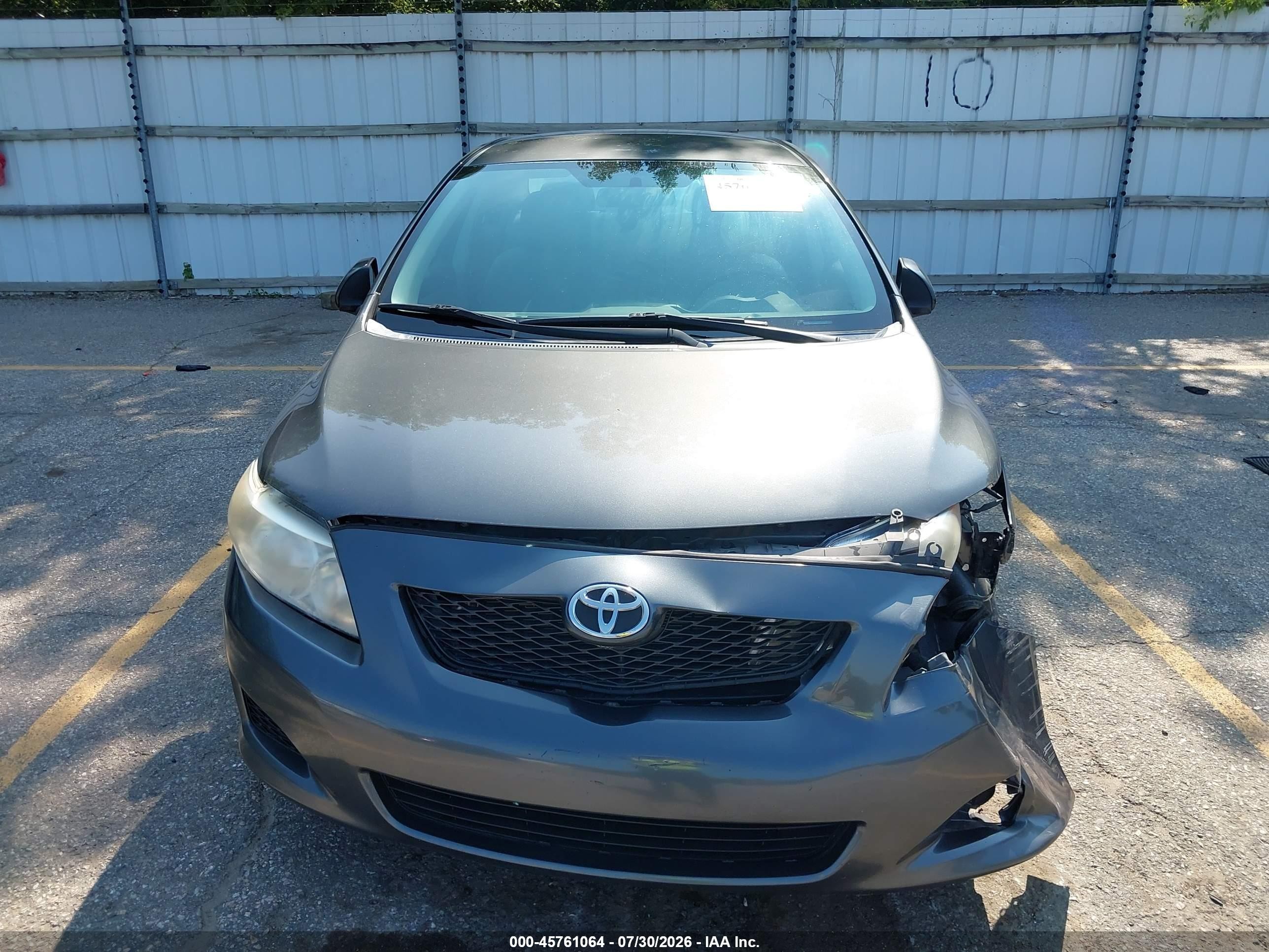 2010 Toyota Corolla   Серый vin: 2T1BU4EEXAC375264