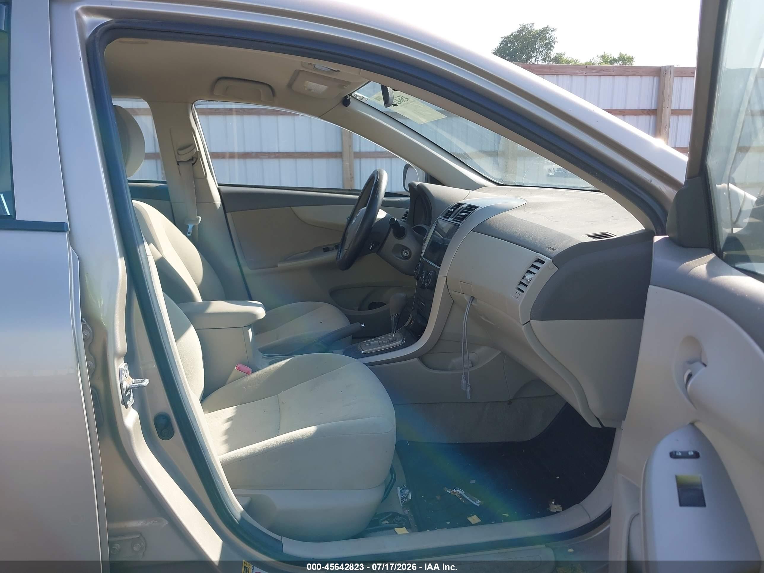 2010 Toyota Corolla Le Beige vin: 2T1BU4EEXAC387432