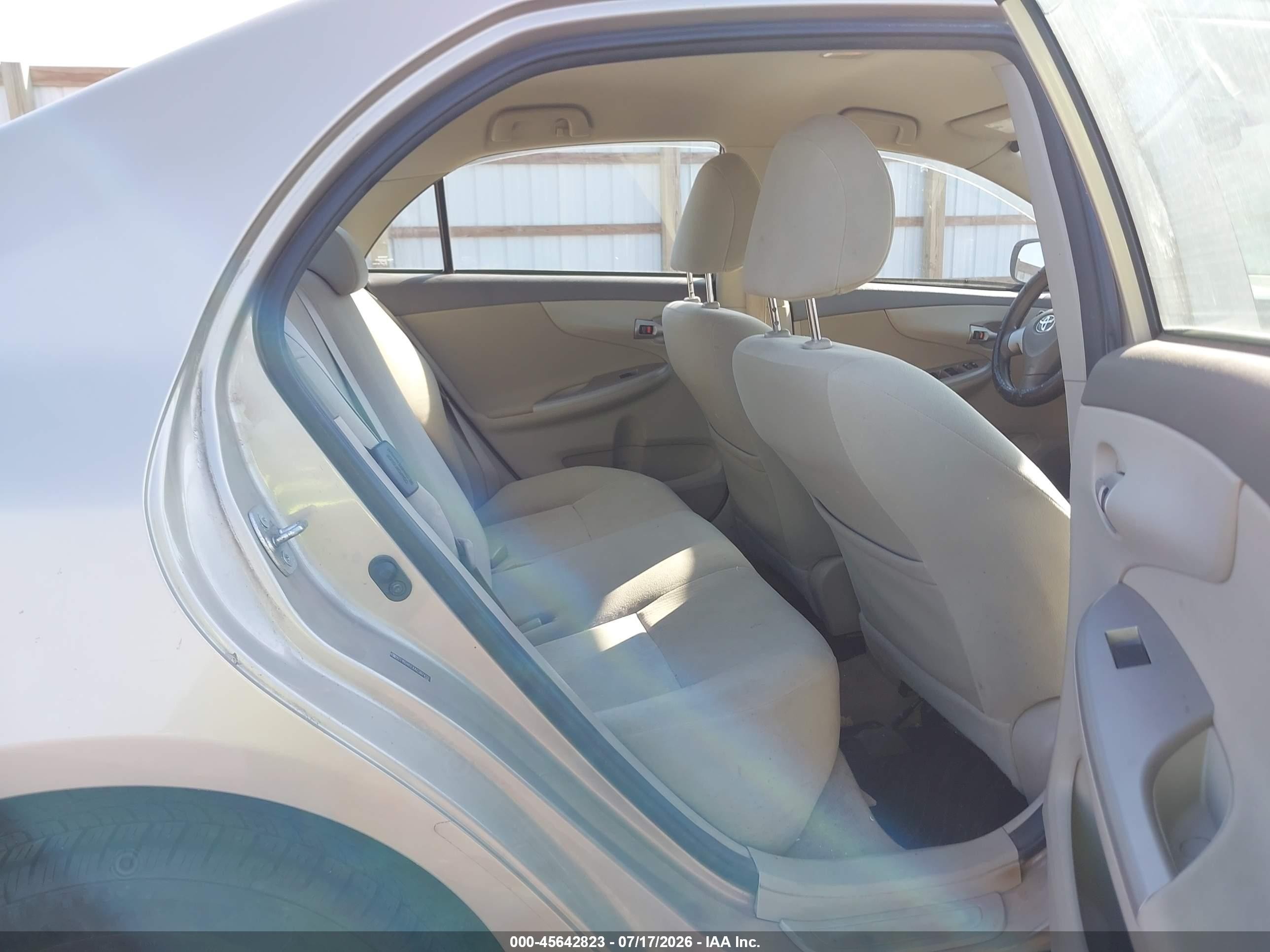 2010 Toyota Corolla Le Beige vin: 2T1BU4EEXAC387432
