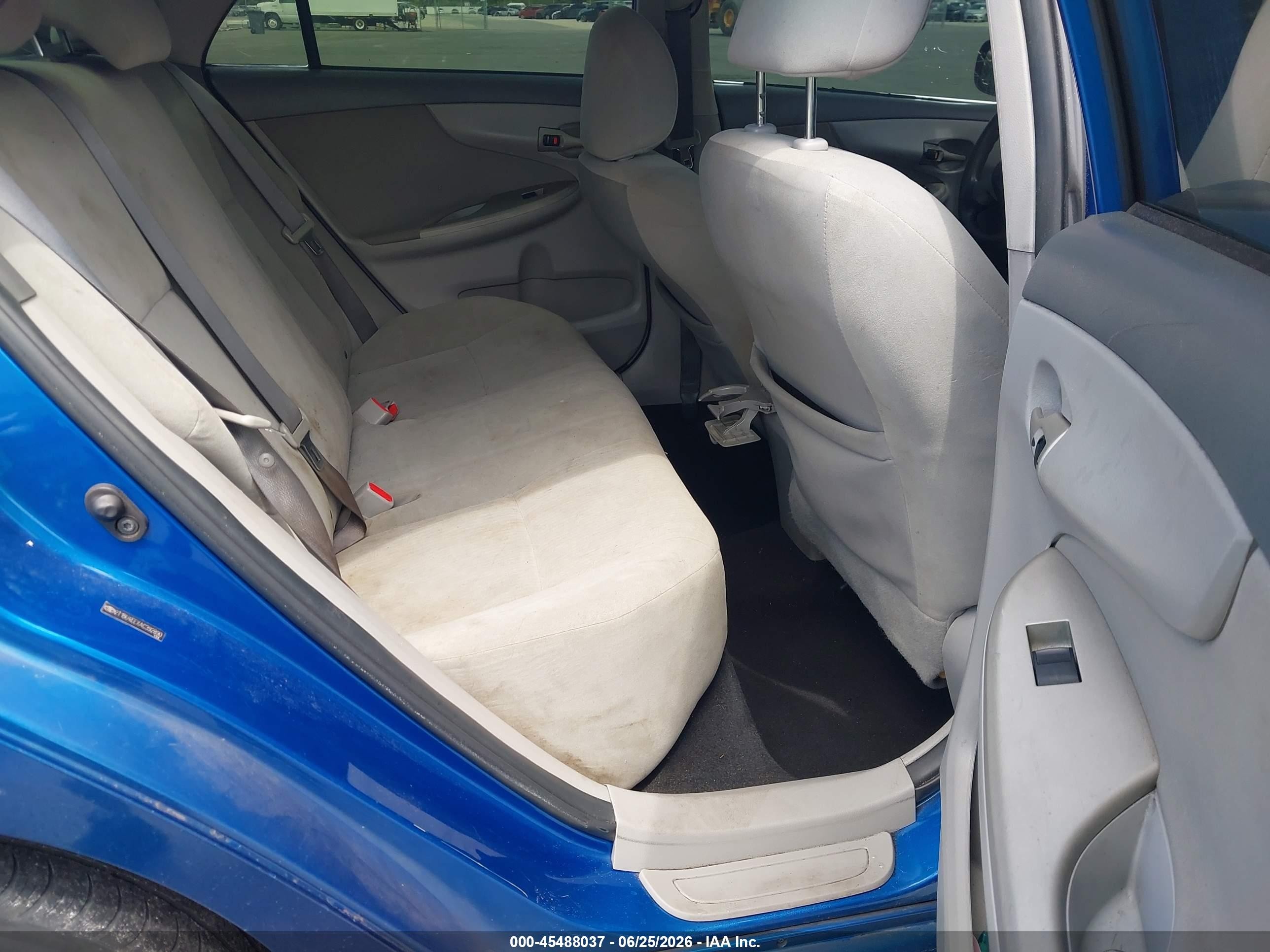2010 Toyota Corolla Le Blue vin: 2T1BU4EEXAC392890