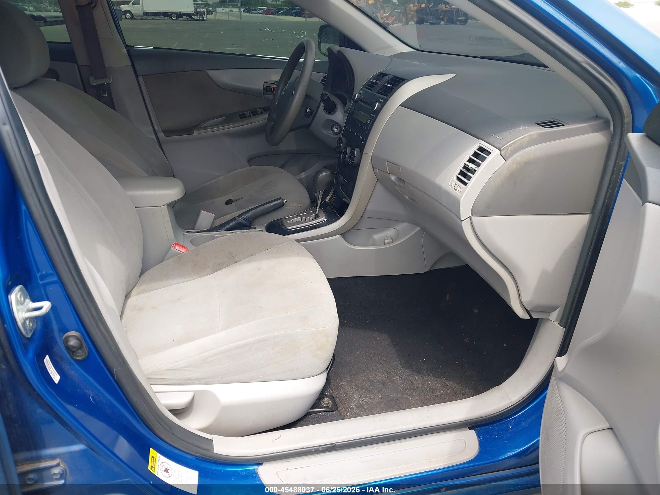 2010 Toyota Corolla Le Blue vin: 2T1BU4EEXAC392890