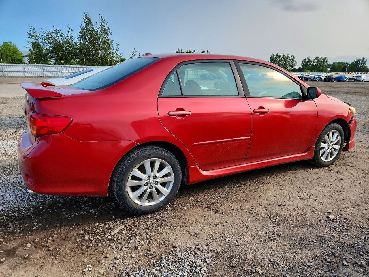 2010 Toyota Corolla Base Red vin: 2T1BU4EEXAC399094