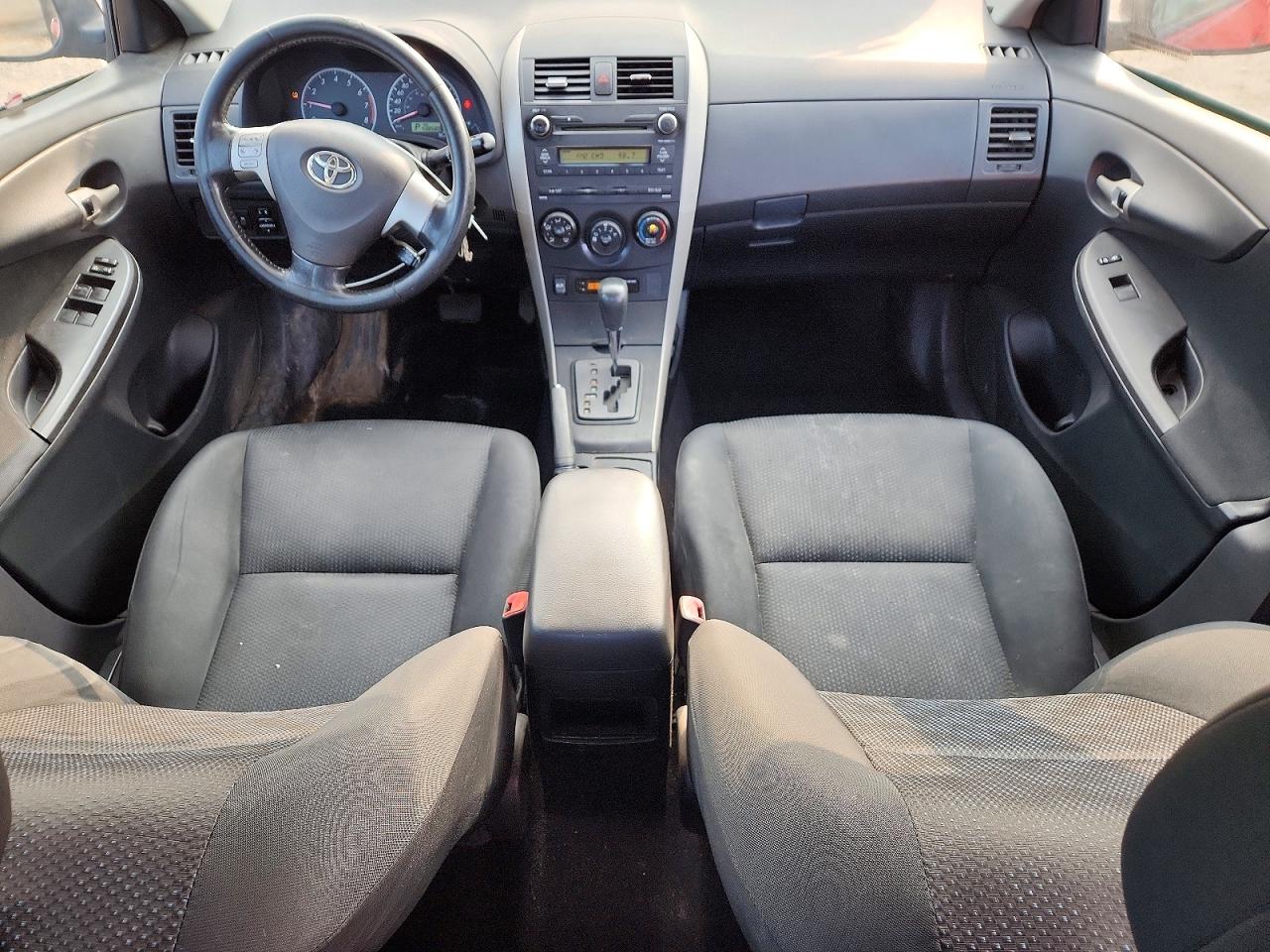 2010 Toyota Corolla Base Red vin: 2T1BU4EEXAC399094