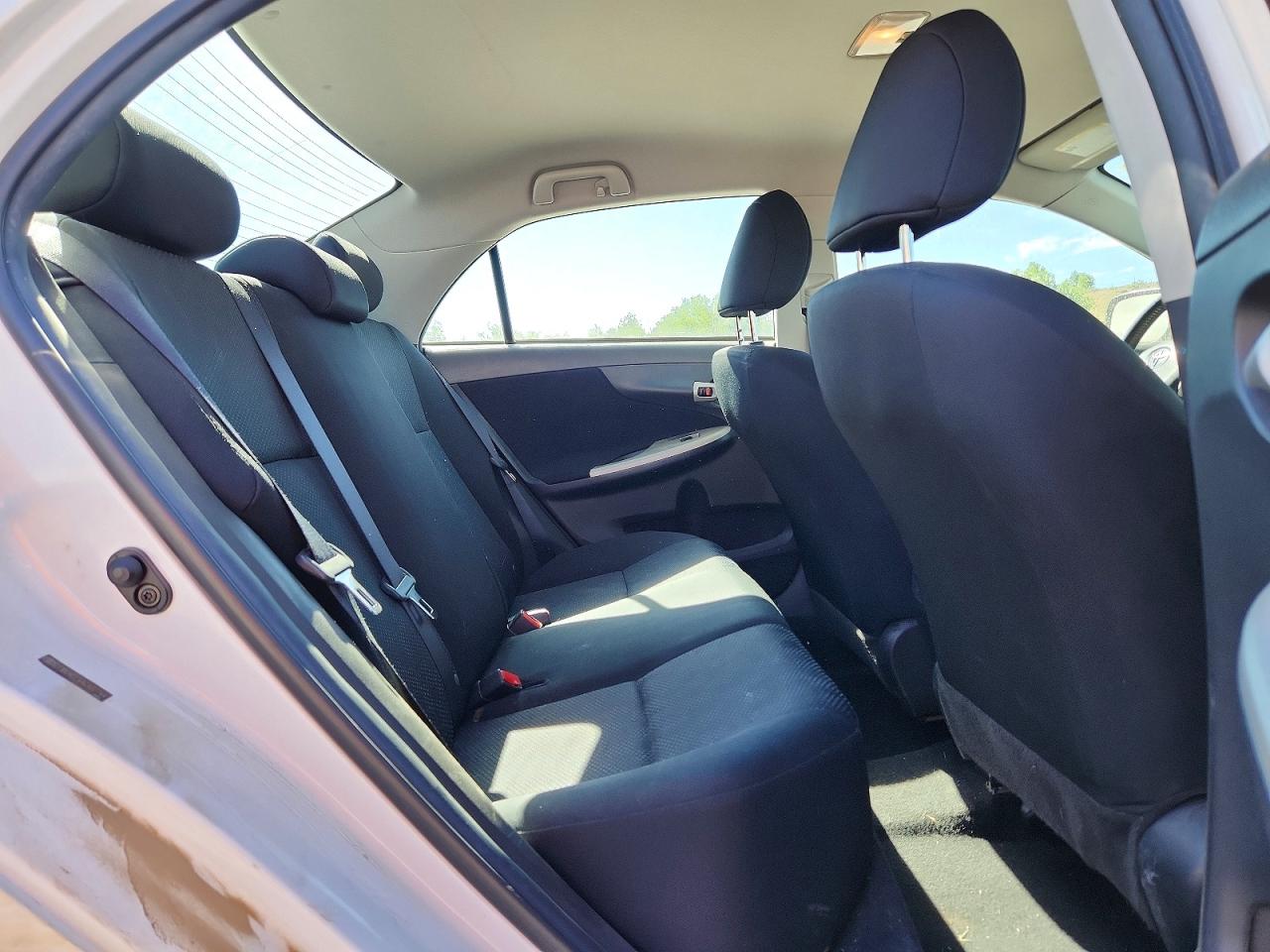 2010 Toyota Corolla S White vin: 2T1BU4EEXAC407744