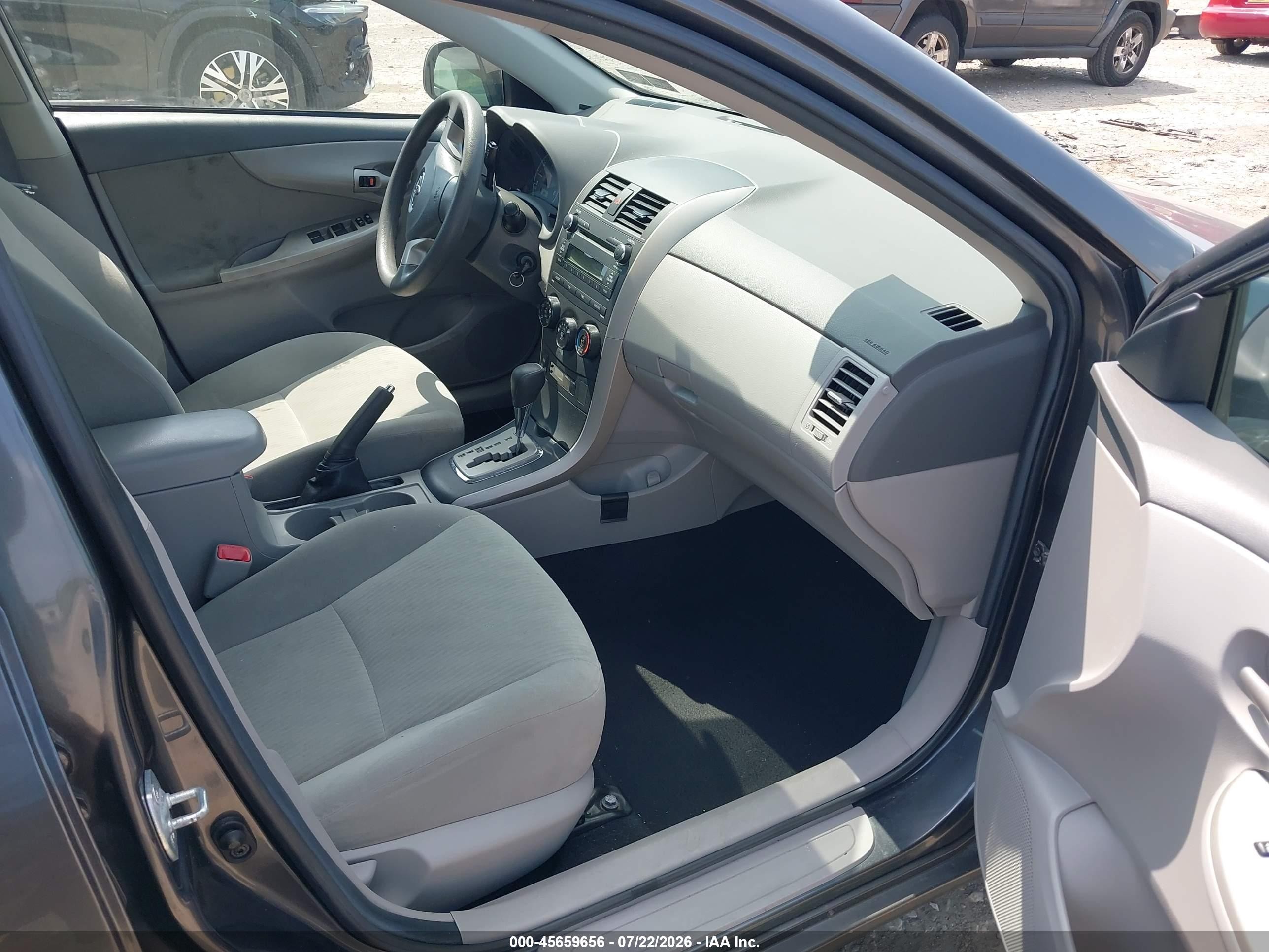 2010 Toyota Corolla Le Gray vin: 2T1BU4EEXAC410059
