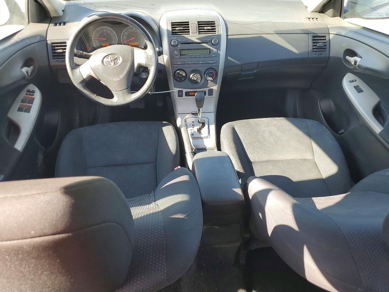 2010 Toyota Corolla S Серебряный vin: 2T1BU4EEXAC418470