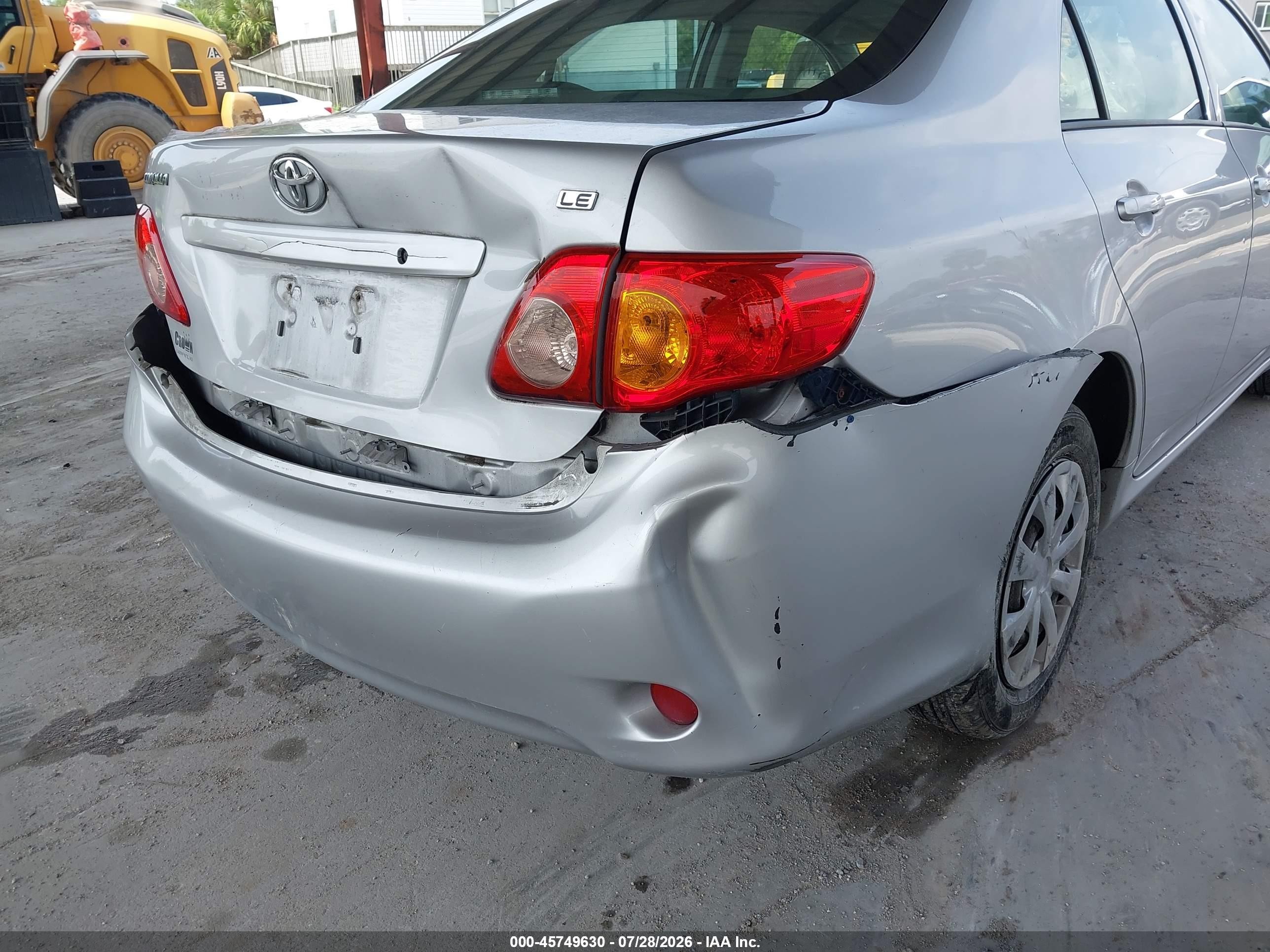 2010 Toyota Corolla Le Silver vin: 2T1BU4EEXAC420882