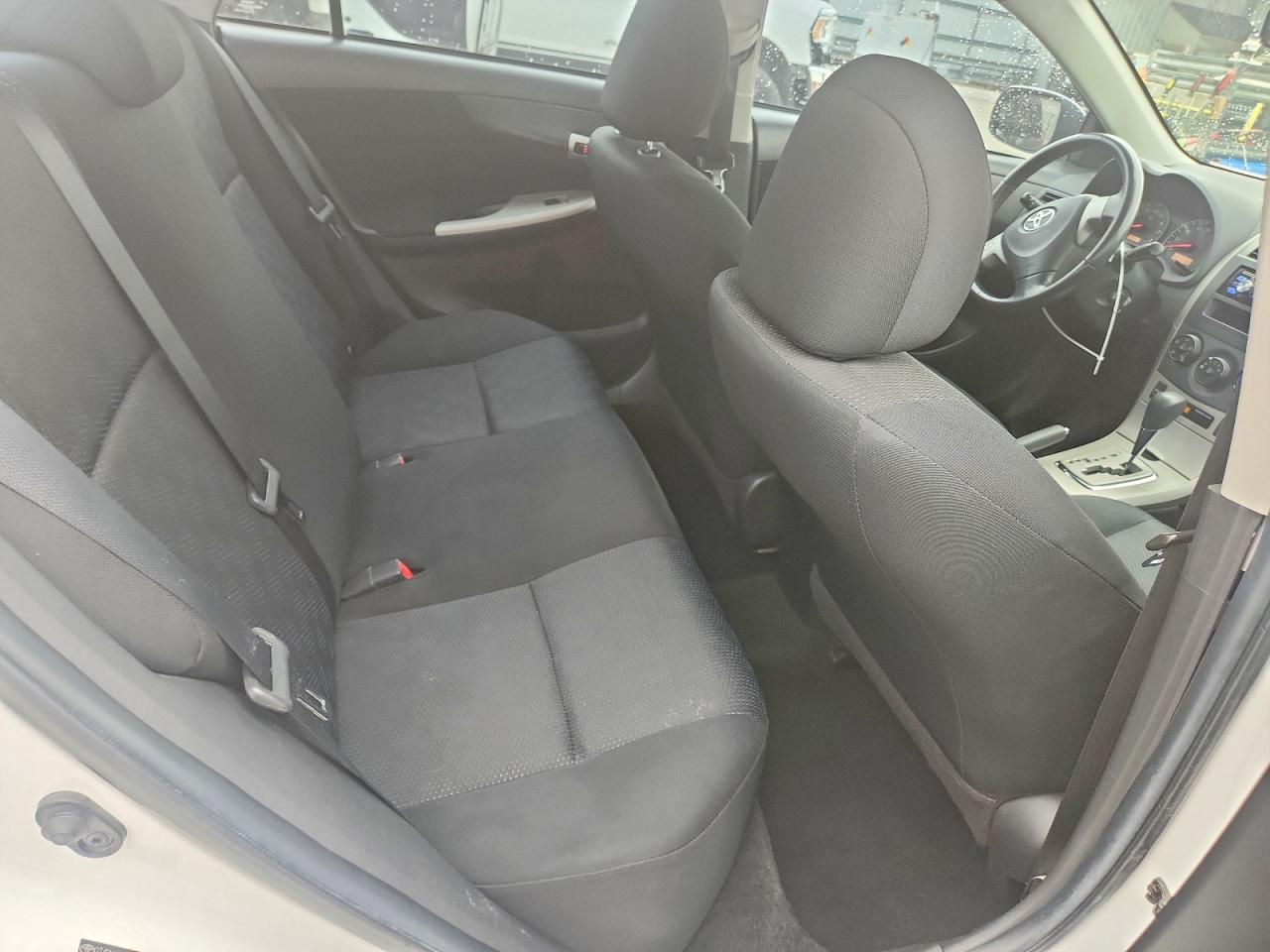 2010 Toyota Corolla S White vin: 2T1BU4EEXAC422471