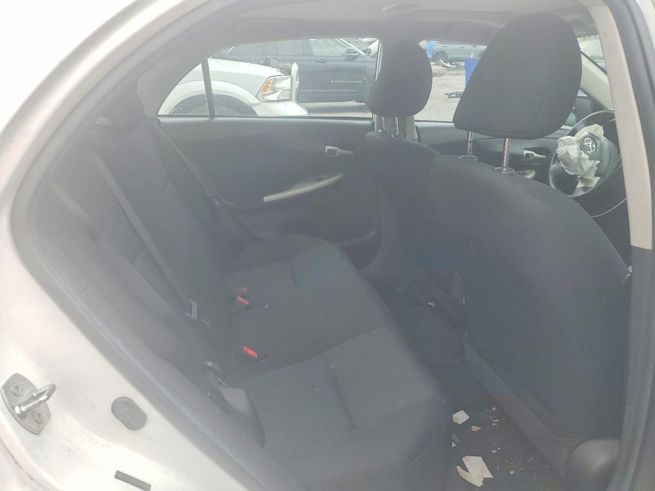 2010 Toyota Corolla S Белый vin: 2T1BU4EEXAC440114