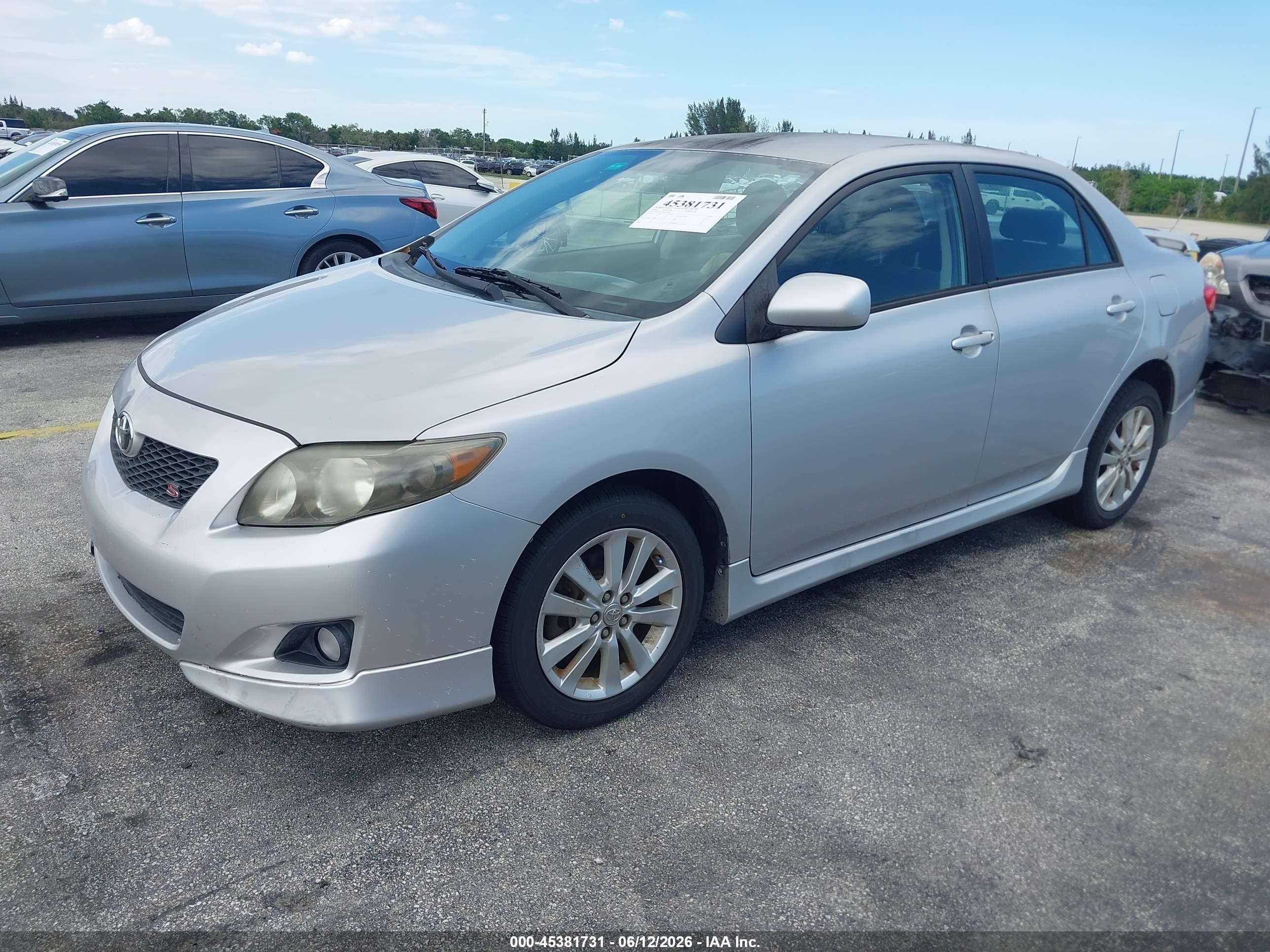 2010 Toyota Corolla S Серебряный vin: 2T1BU4EEXAC451422