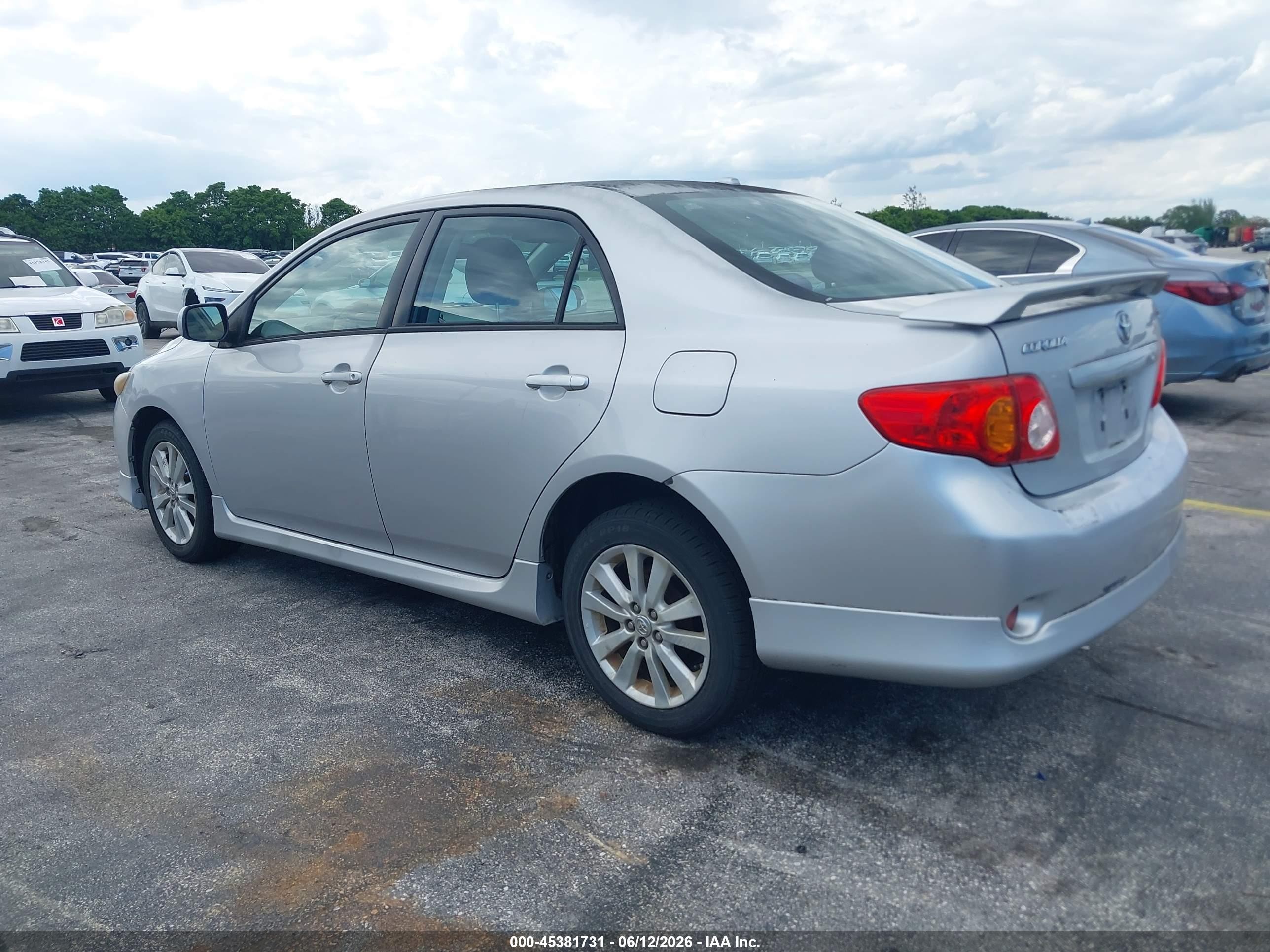 2010 Toyota Corolla S Серебряный vin: 2T1BU4EEXAC451422