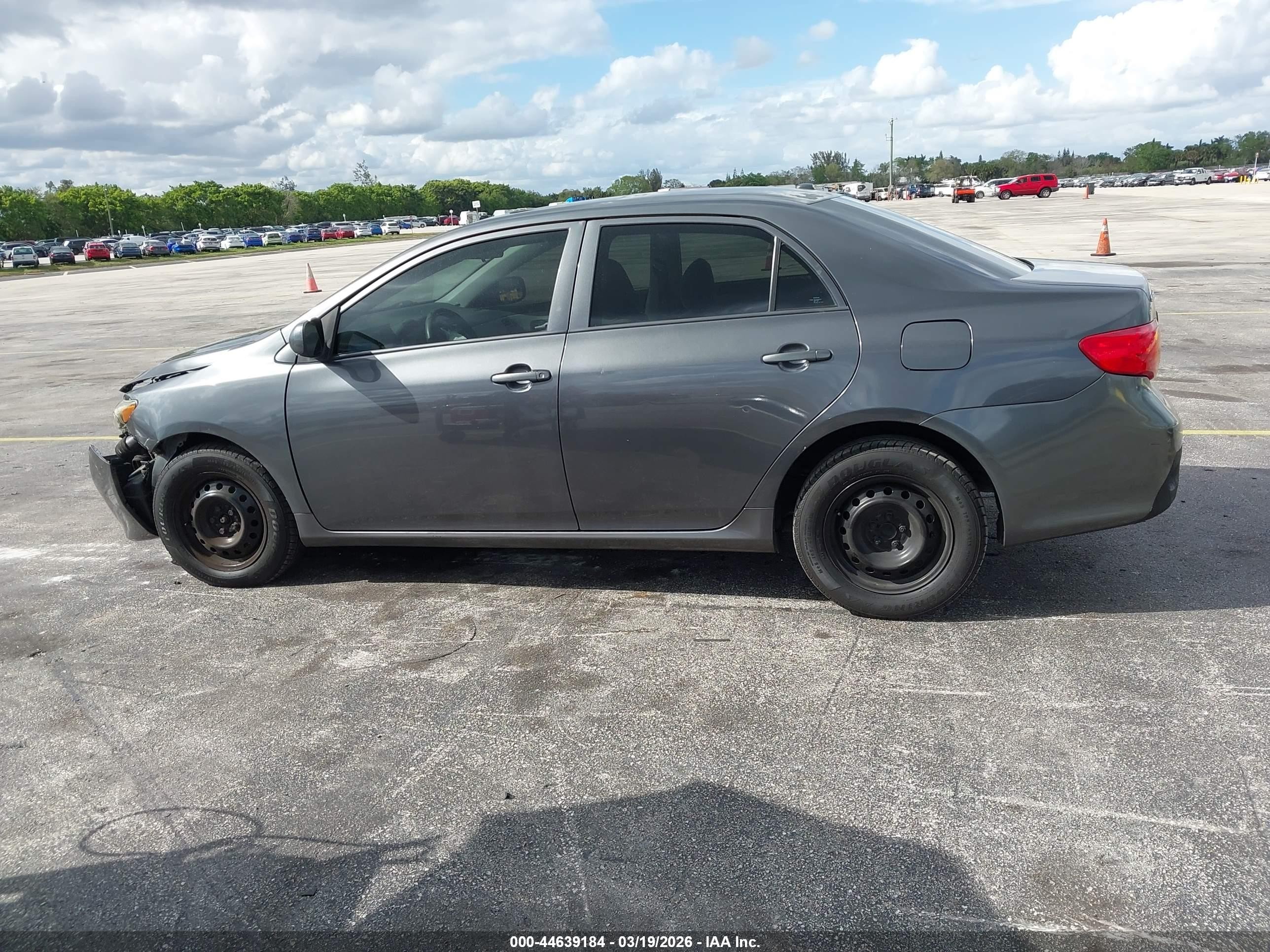 2010 Toyota Corolla Le Gray vin: 2T1BU4EEXAC464882