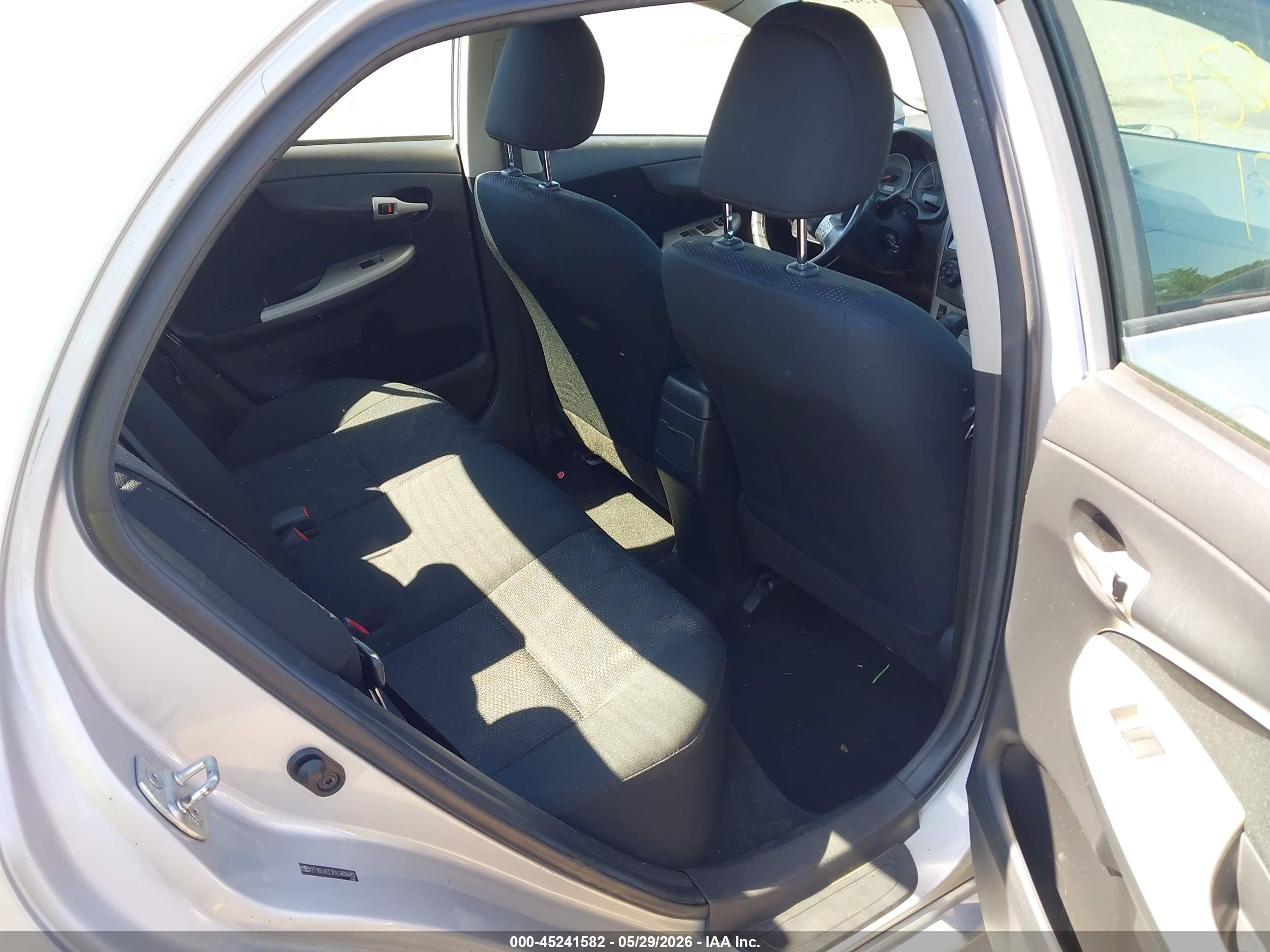 2010 Toyota Corolla S Серебряный vin: 2T1BU4EEXAC469483