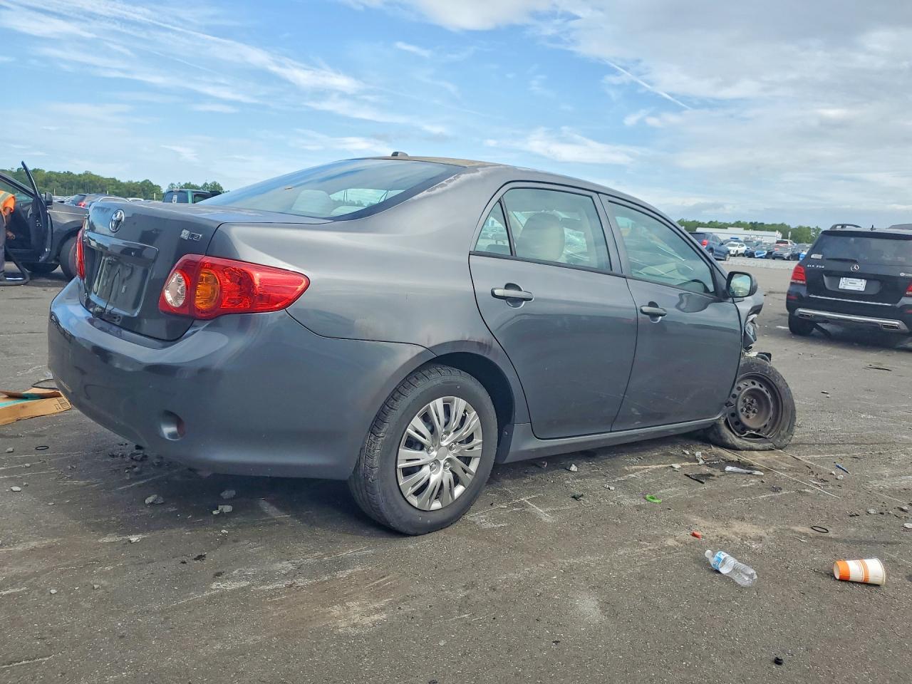 2010 Toyota Corolla Le Gray vin: 2T1BU4EEXAC507729