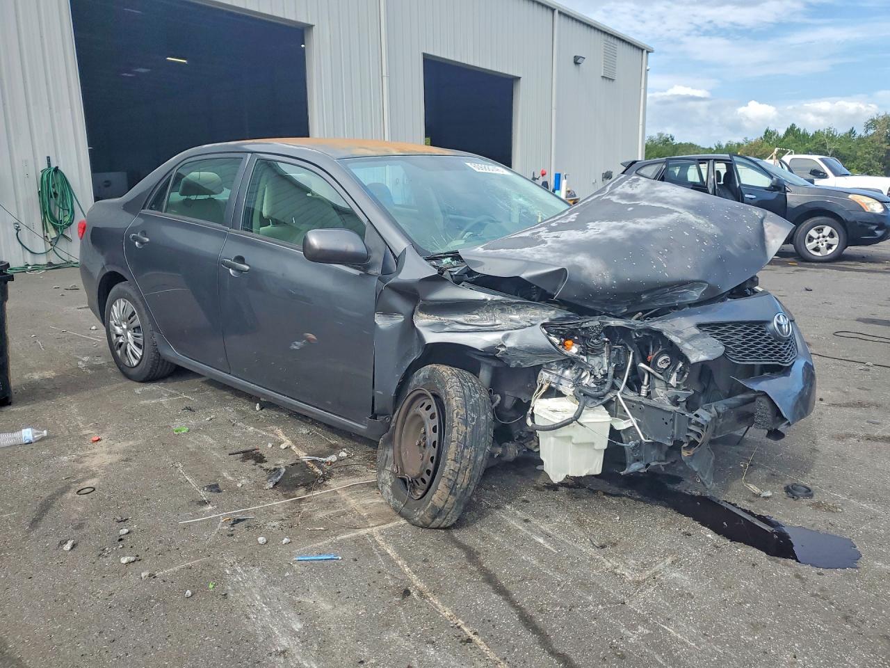 2010 Toyota Corolla Le Gray vin: 2T1BU4EEXAC507729