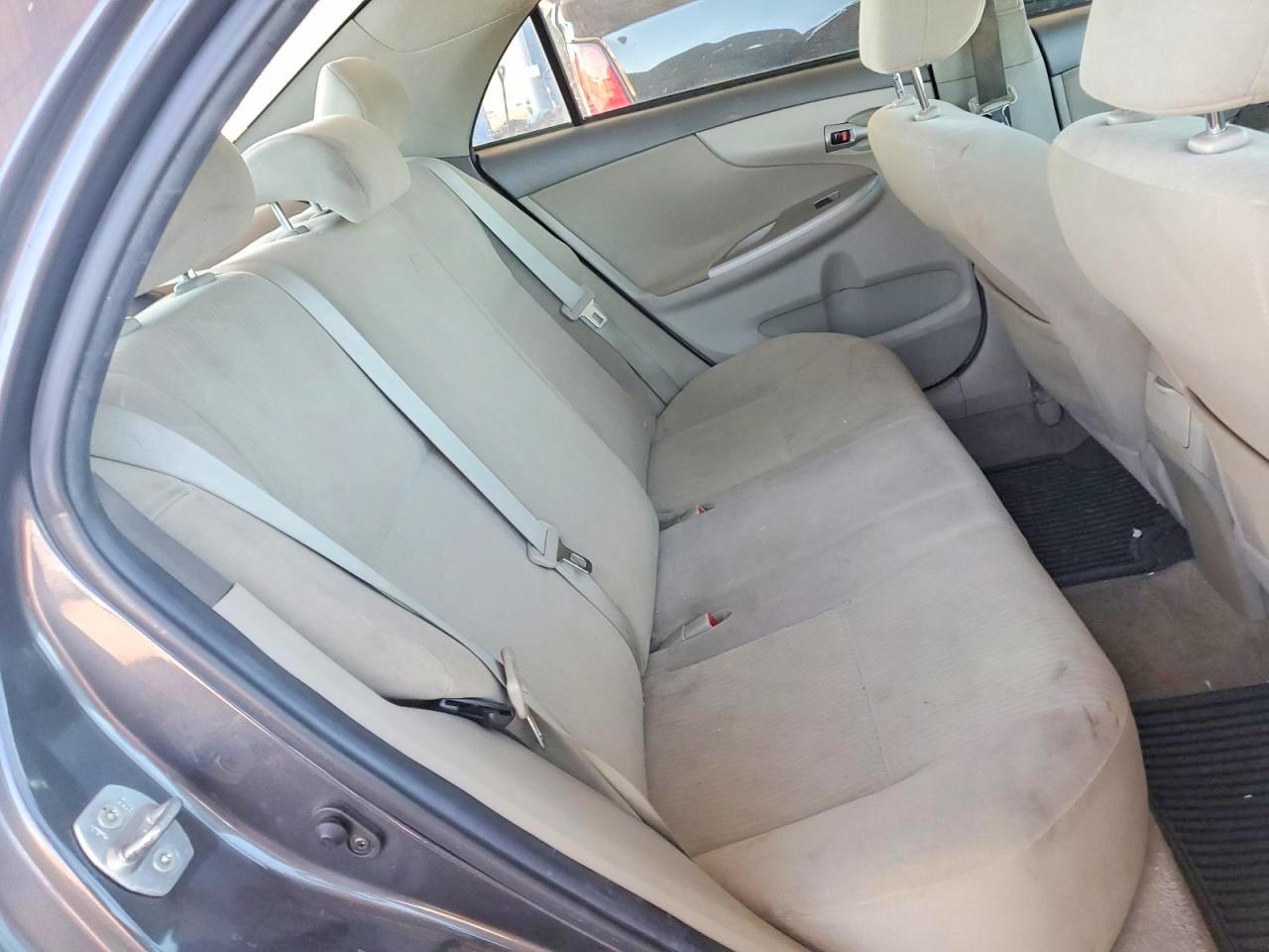 2010 Toyota Corolla Le Gray vin: 2T1BU4EEXAC511361