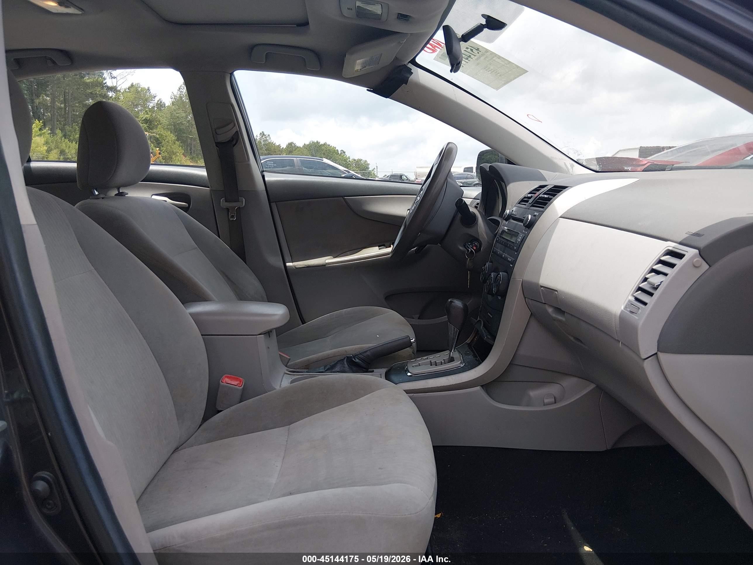 2010 Toyota Corolla Le Gray vin: 2T1BU4EEXAC513238
