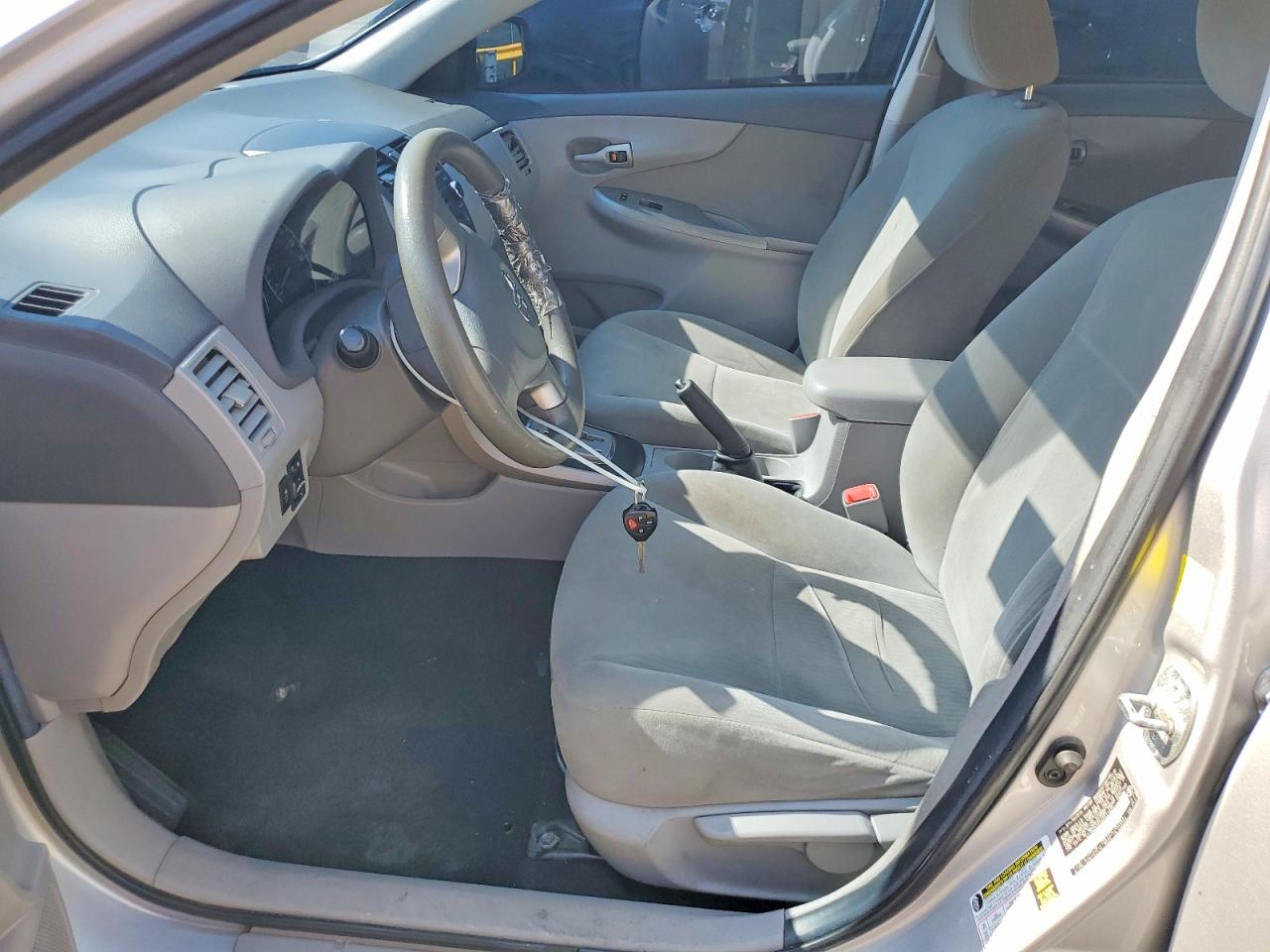 2010 Toyota Corolla Le Silver vin: 2T1BU4EEXAC531075