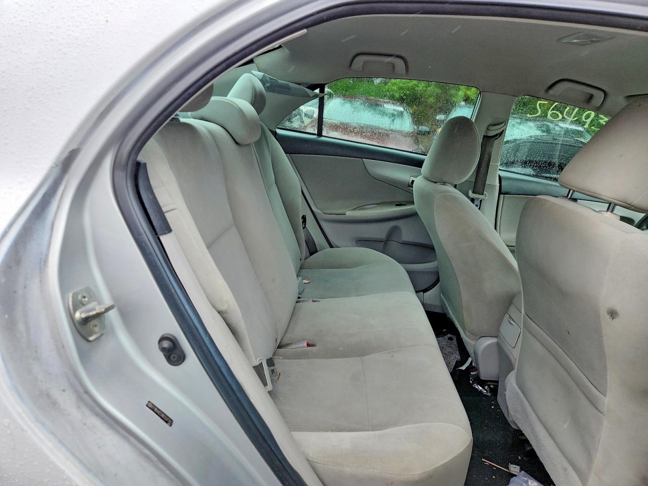 2011 Toyota Corolla Base White vin: 2T1BU4EEXBC537783