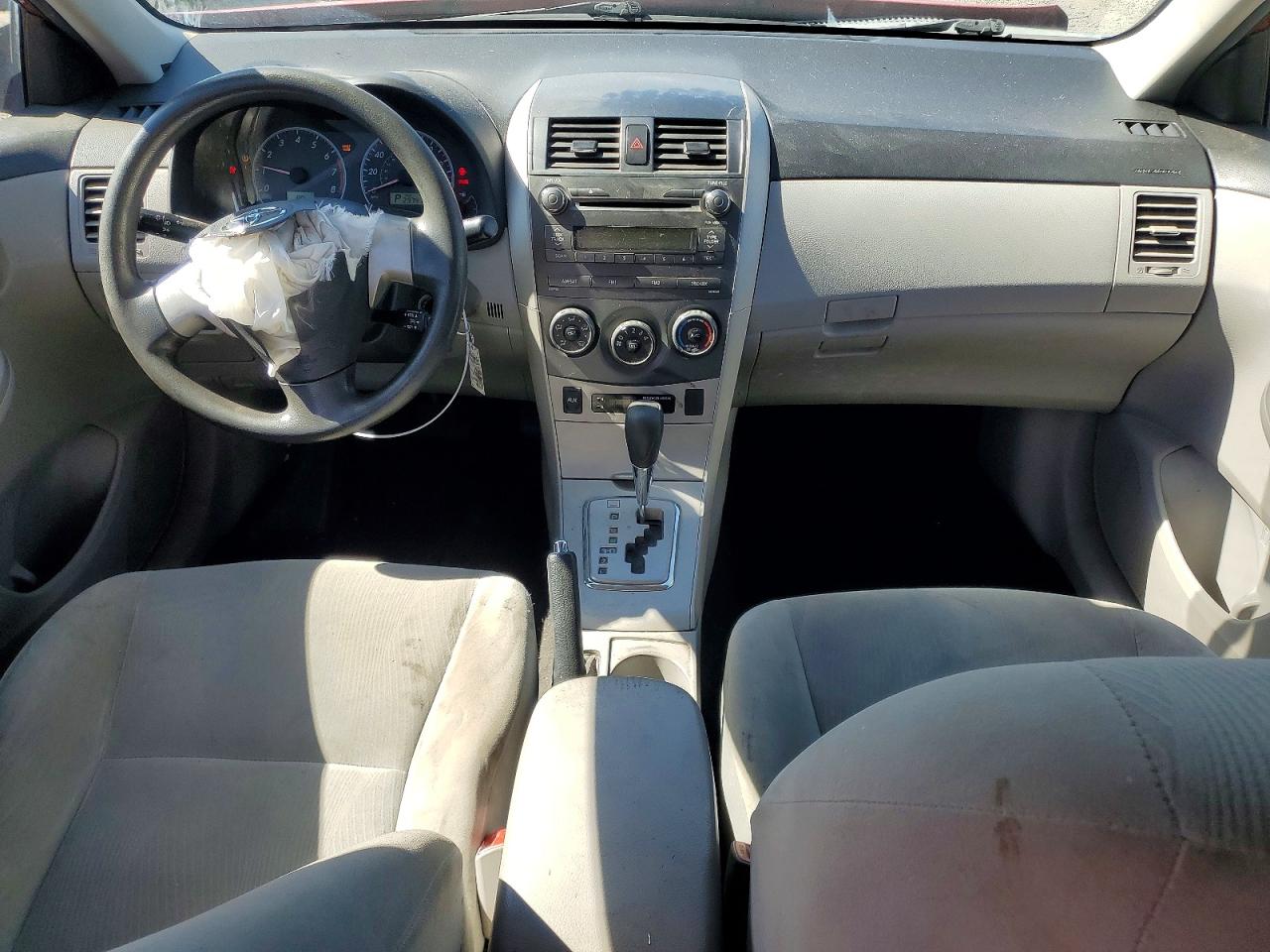 2011 Toyota Corolla Le Red vin: 2T1BU4EEXBC542644