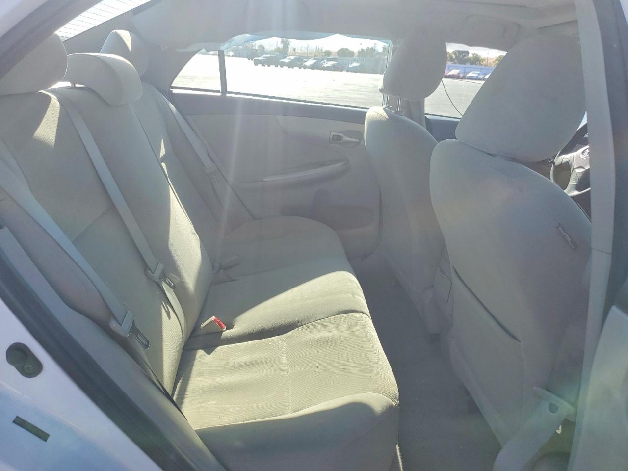 2011 Toyota Corolla Le Белый vin: 2T1BU4EEXBC558973