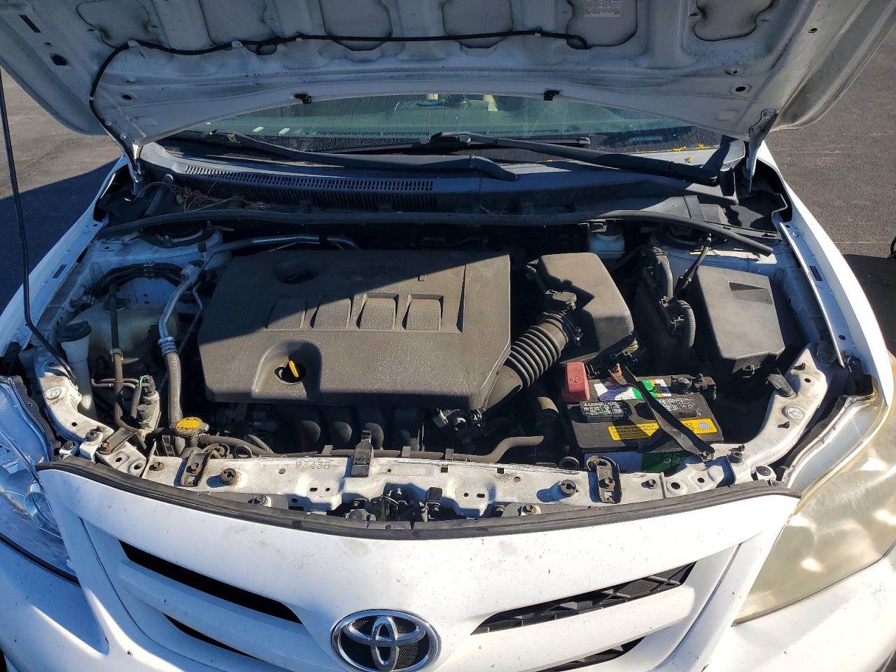 2011 Toyota Corolla Le Белый vin: 2T1BU4EEXBC558973