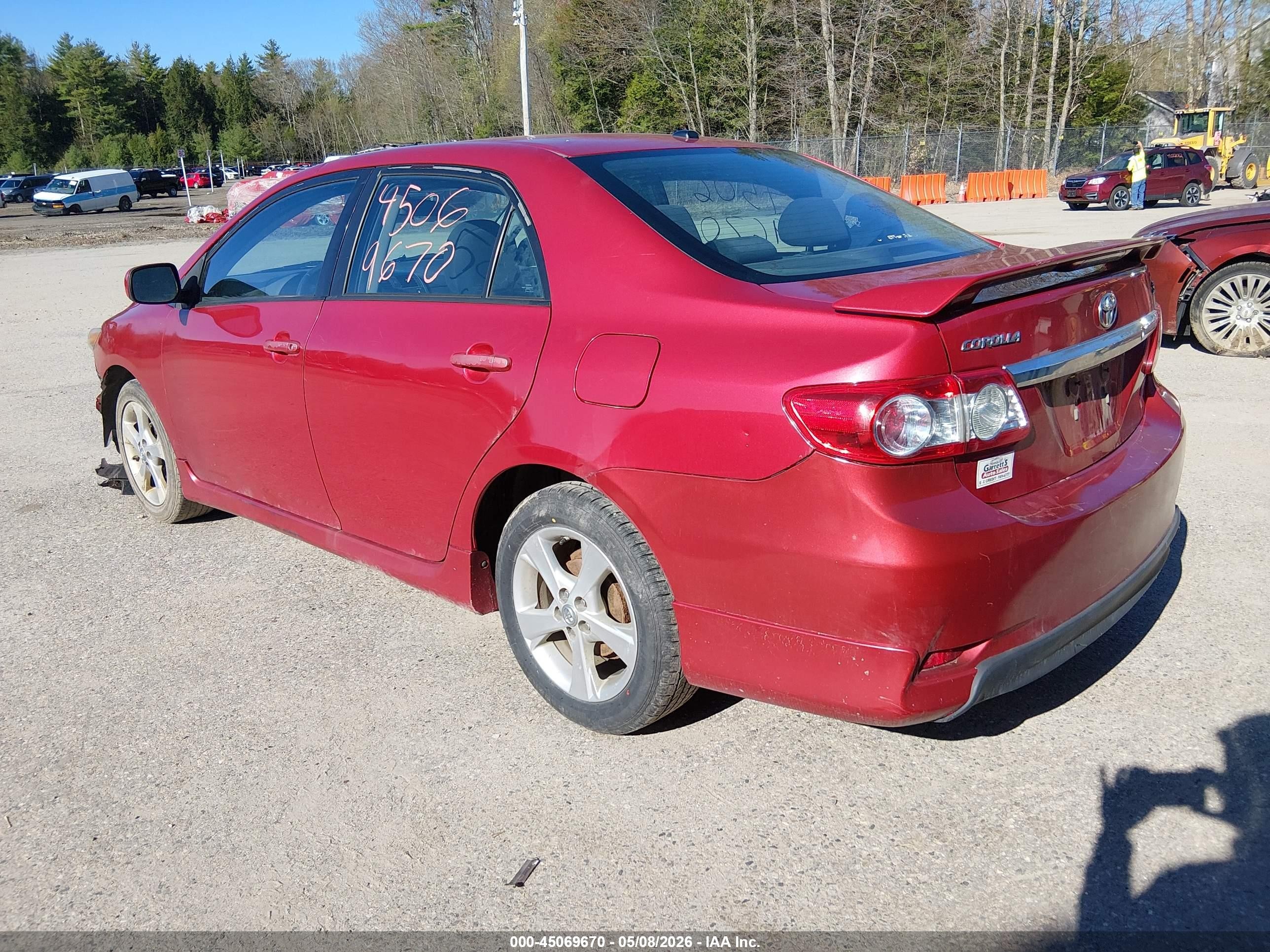 2011 Toyota Corolla S Red vin: 2T1BU4EEXBC576633