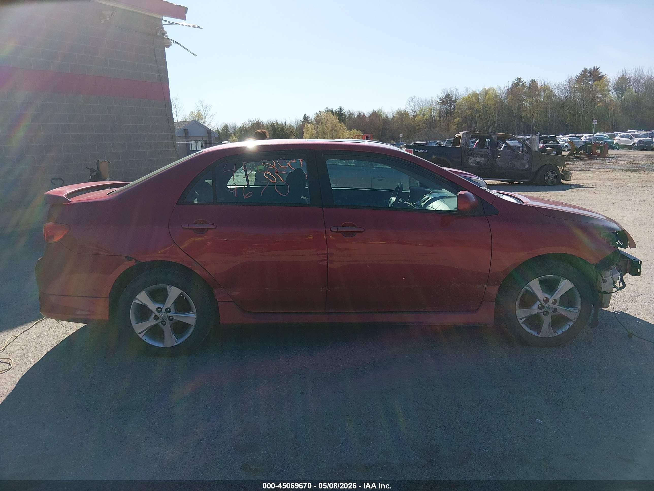 2011 Toyota Corolla S Red vin: 2T1BU4EEXBC576633