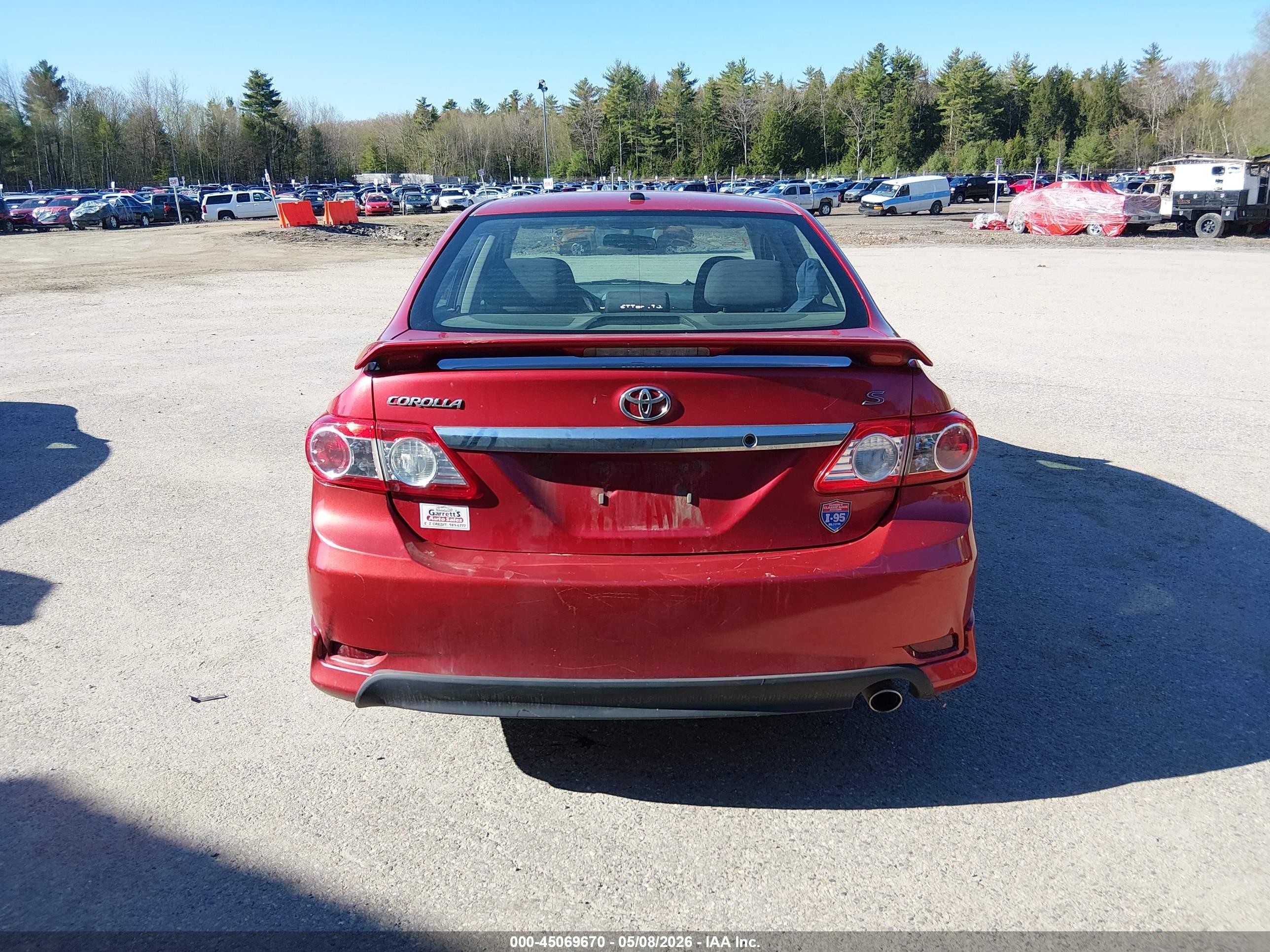 2011 Toyota Corolla S Red vin: 2T1BU4EEXBC576633