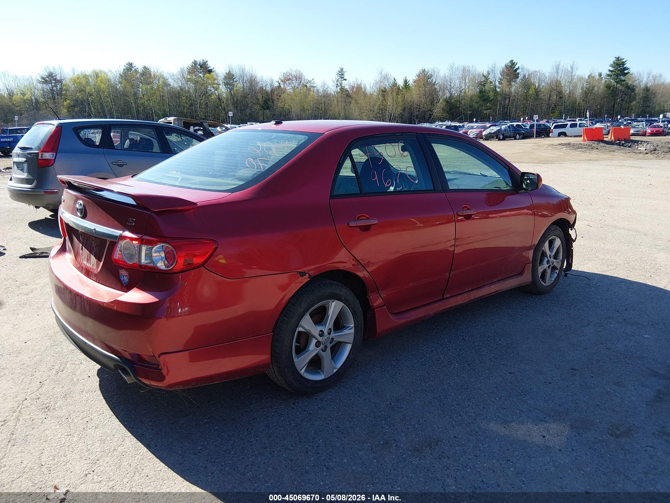 2011 Toyota Corolla S Red vin: 2T1BU4EEXBC576633