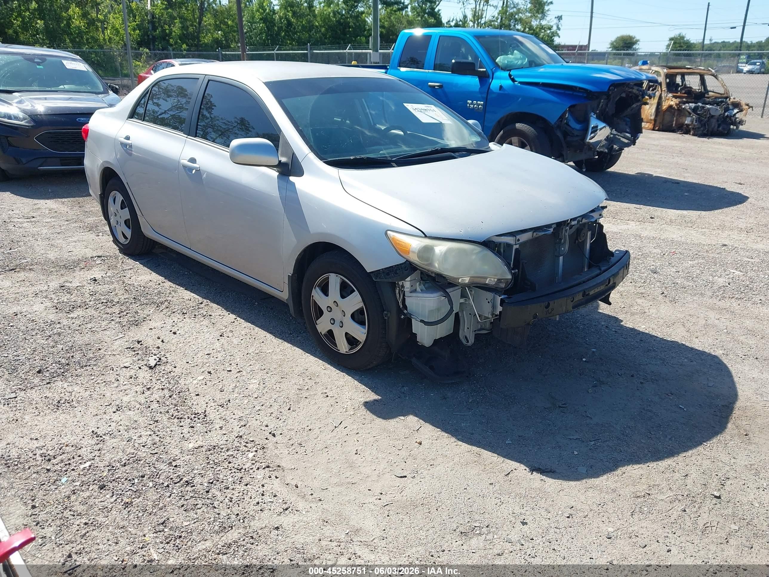 2011 Toyota Corolla Le Silver vin: 2T1BU4EEXBC581203