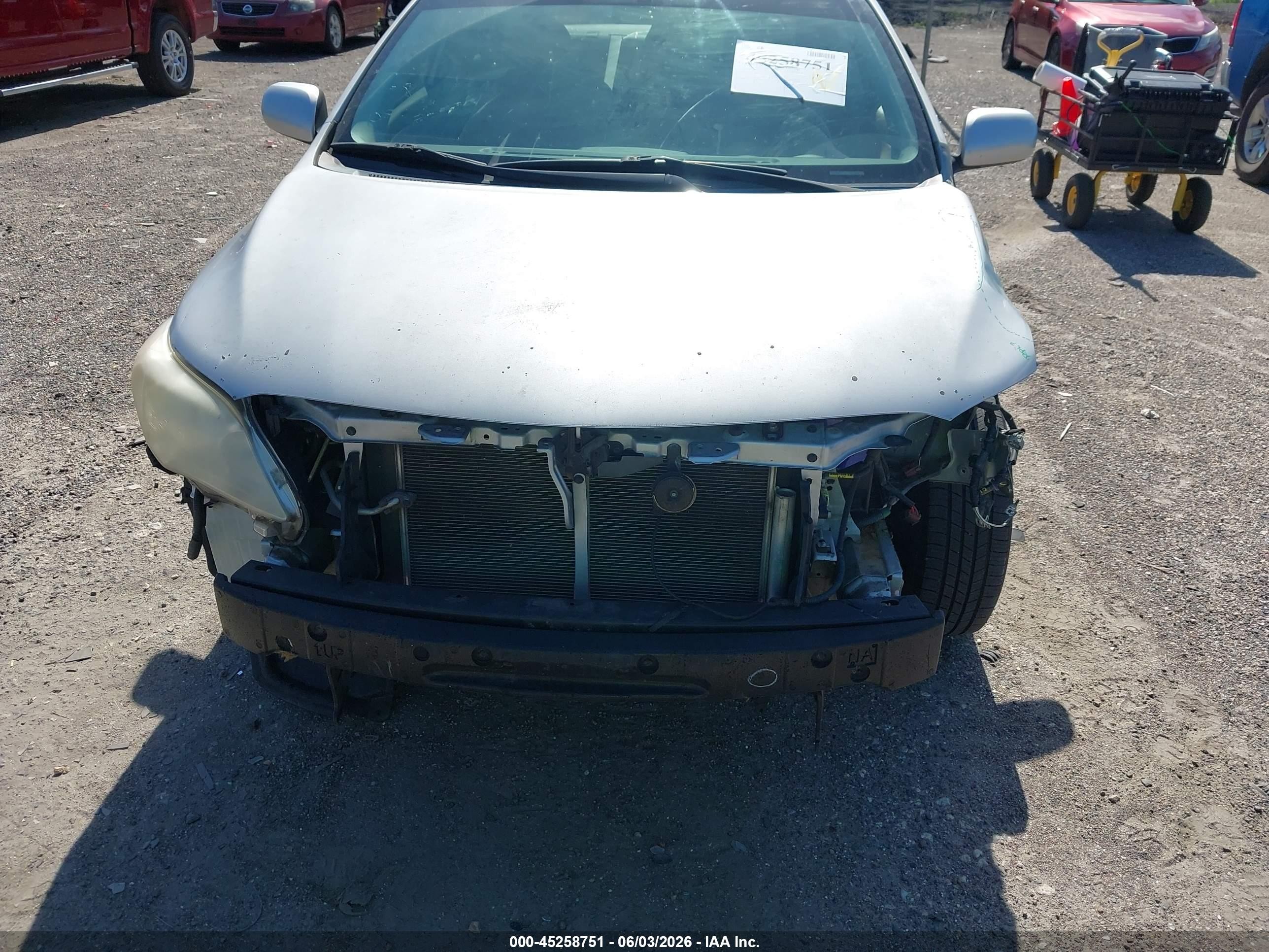 2011 Toyota Corolla Le Silver vin: 2T1BU4EEXBC581203