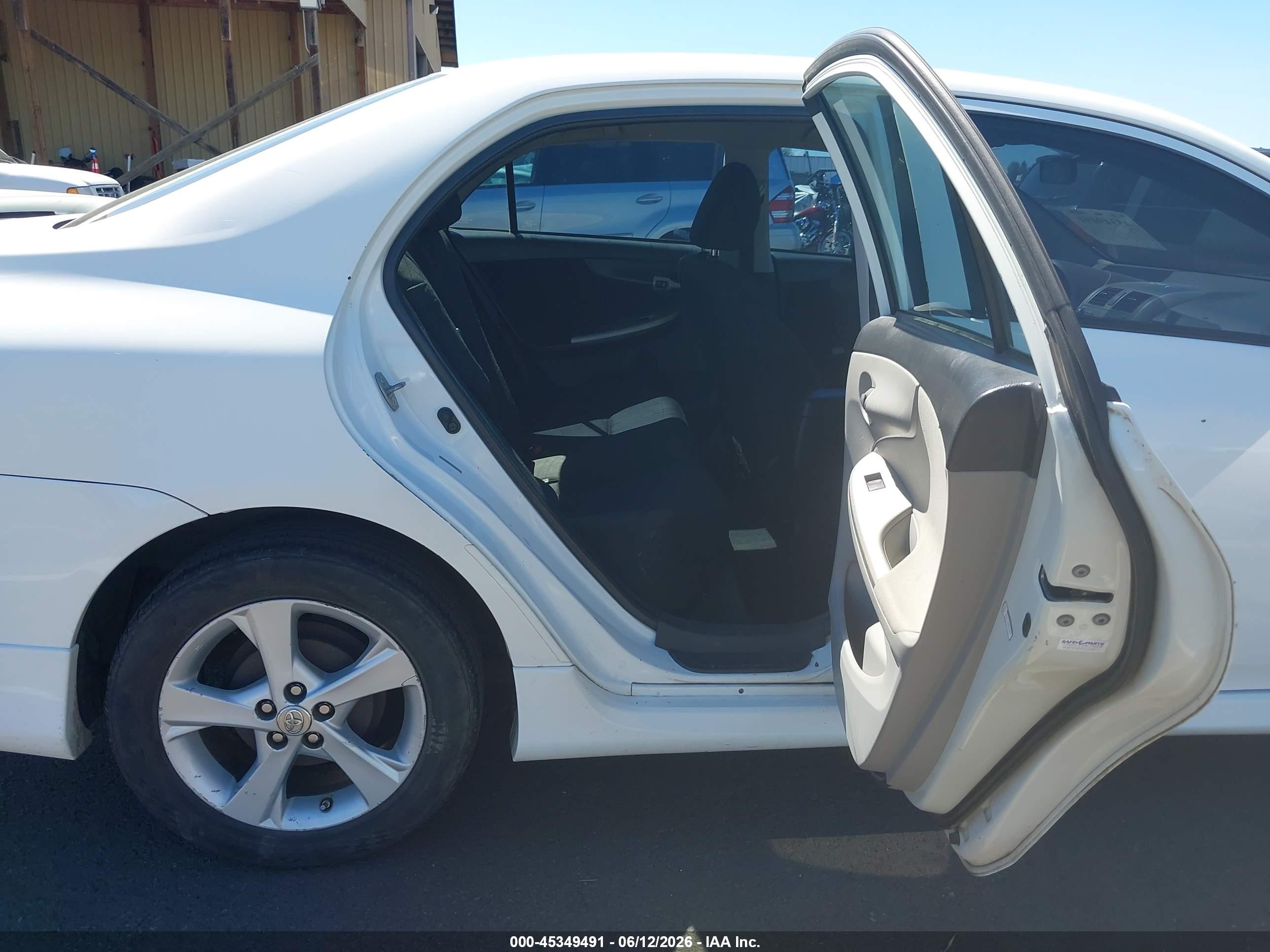 2011 Toyota Corolla S White vin: 2T1BU4EEXBC587759