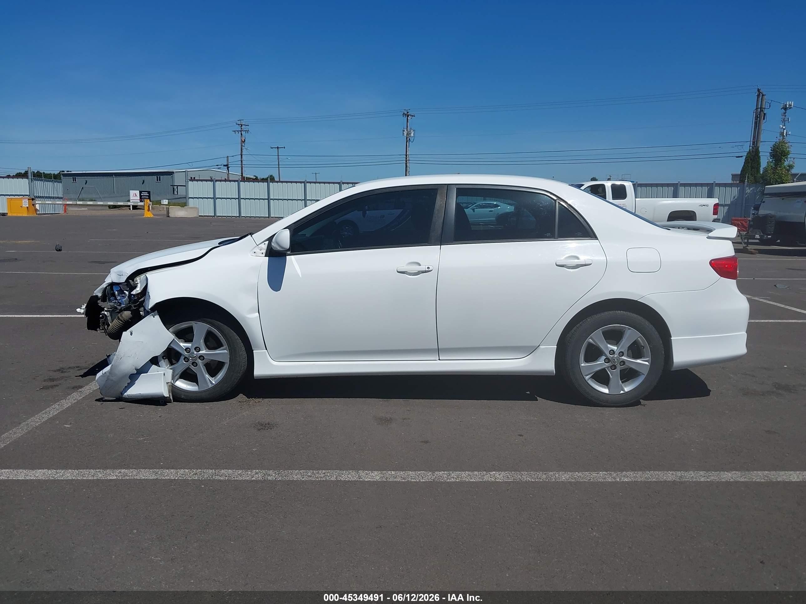 2011 Toyota Corolla S White vin: 2T1BU4EEXBC587759