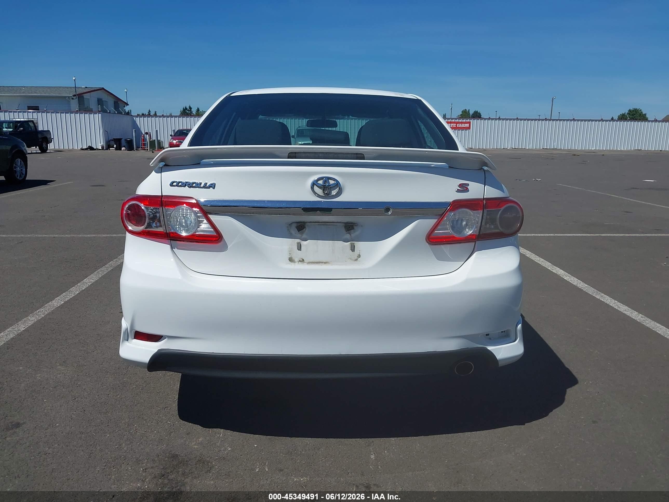 2011 Toyota Corolla S White vin: 2T1BU4EEXBC587759
