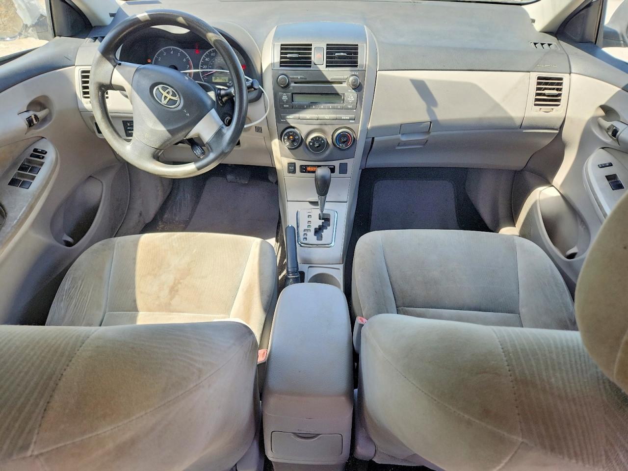 2011 Toyota Corolla Le White vin: 2T1BU4EEXBC588877