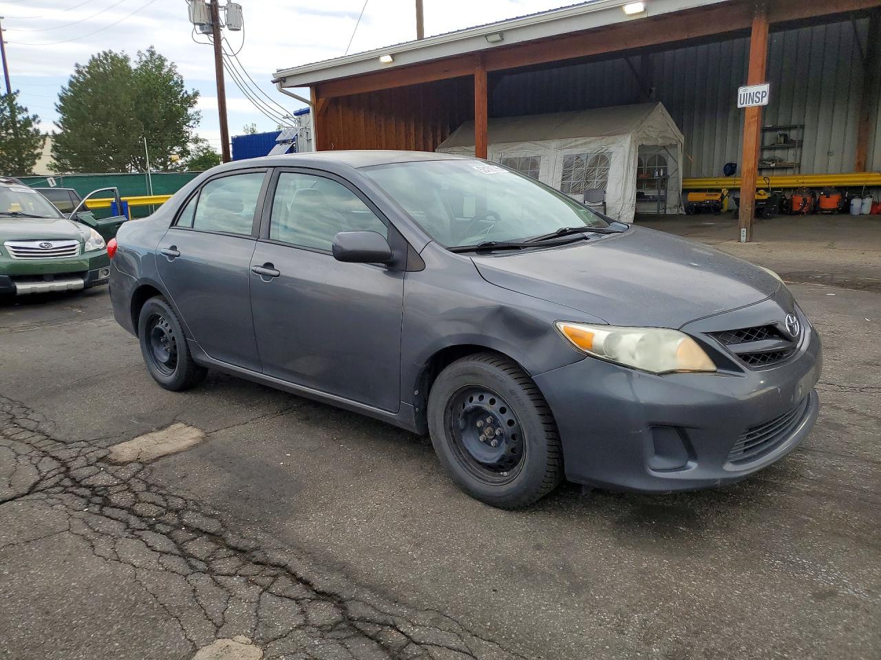 2011 Toyota Corolla Le Gray vin: 2T1BU4EEXBC601370