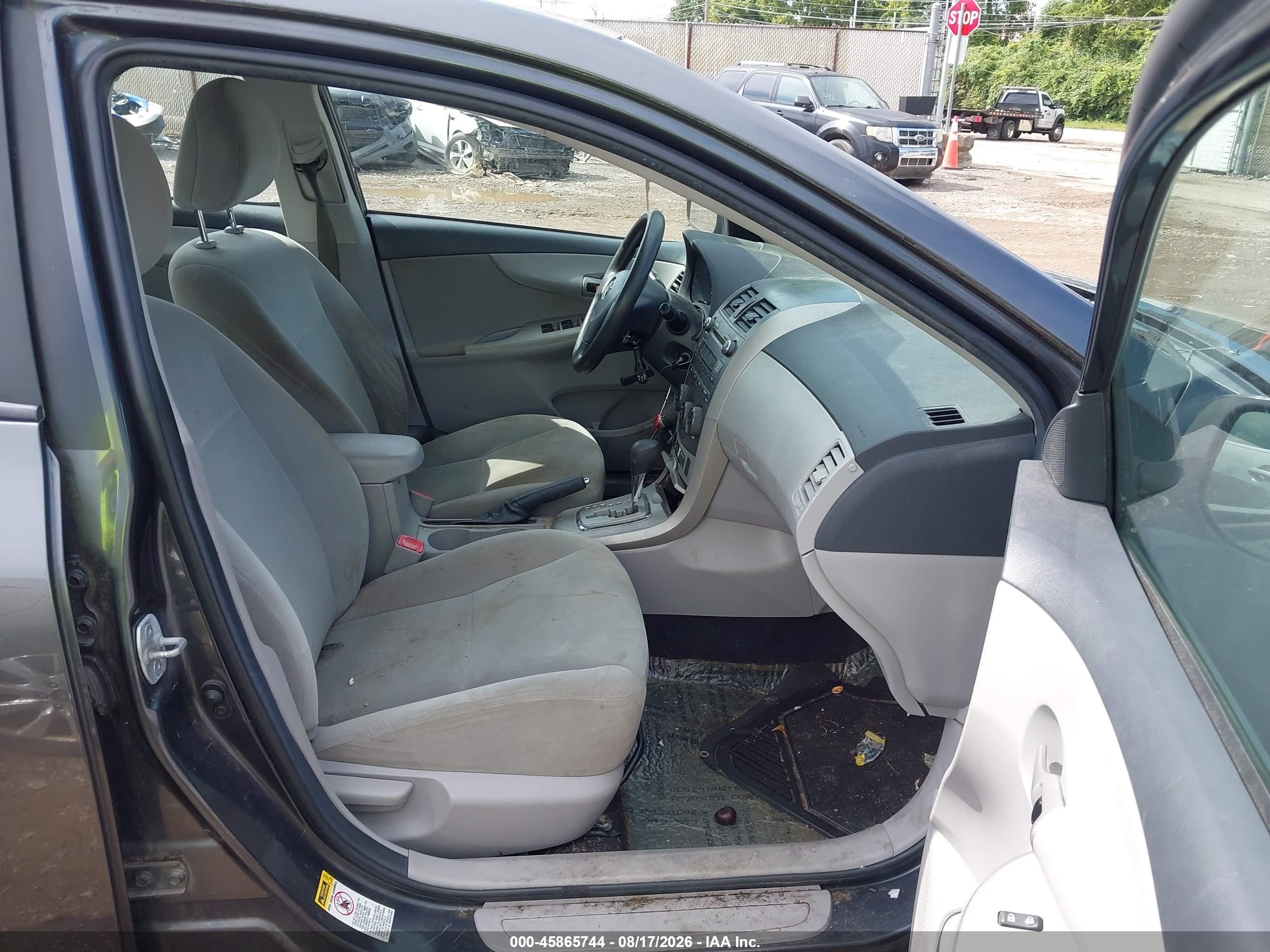 2011 Toyota Corolla Le Gray vin: 2T1BU4EEXBC602194