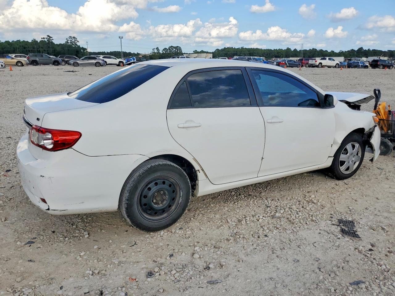 2011 Toyota Corolla Le White vin: 2T1BU4EEXBC629086