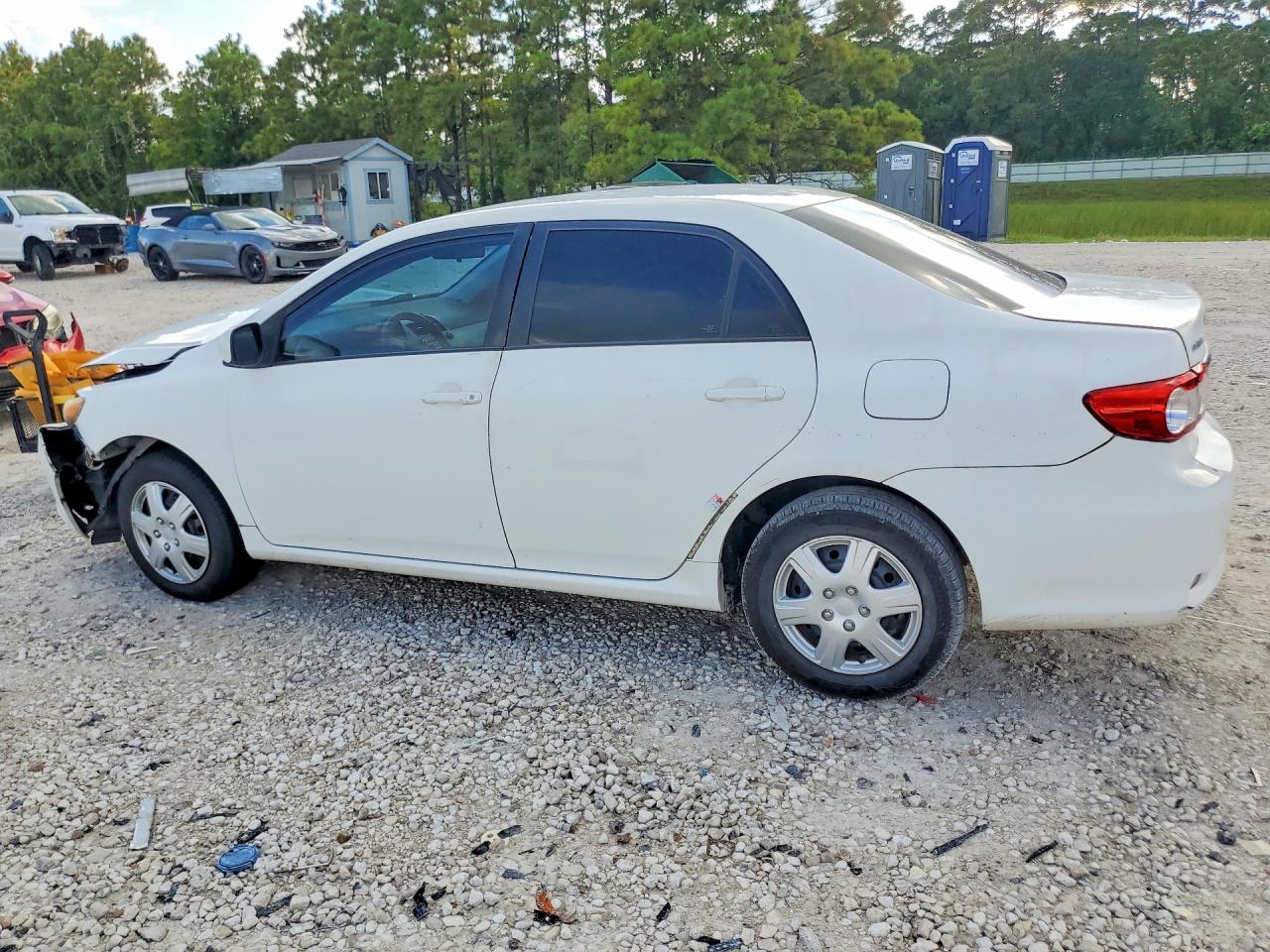 2011 Toyota Corolla Le White vin: 2T1BU4EEXBC629086