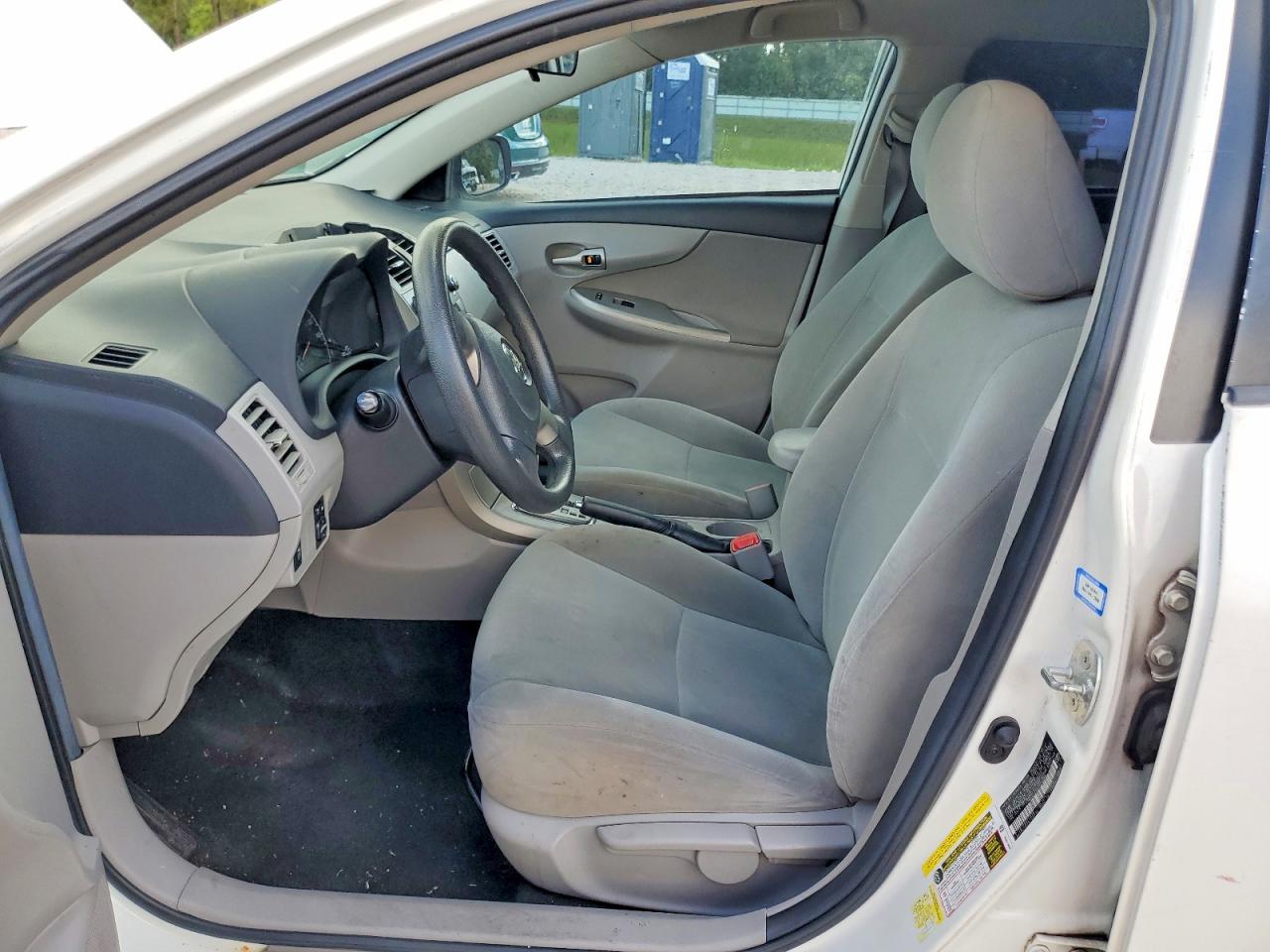 2011 Toyota Corolla Le White vin: 2T1BU4EEXBC629086